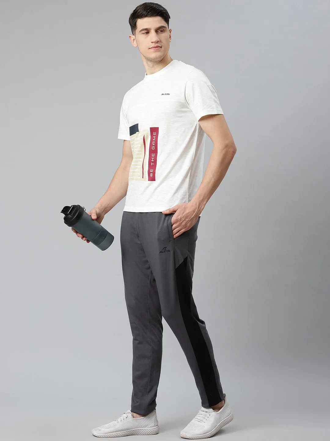Alcis Men White & Beige Printed Slim Fit T-shirt Rush Mode Gloss Fit