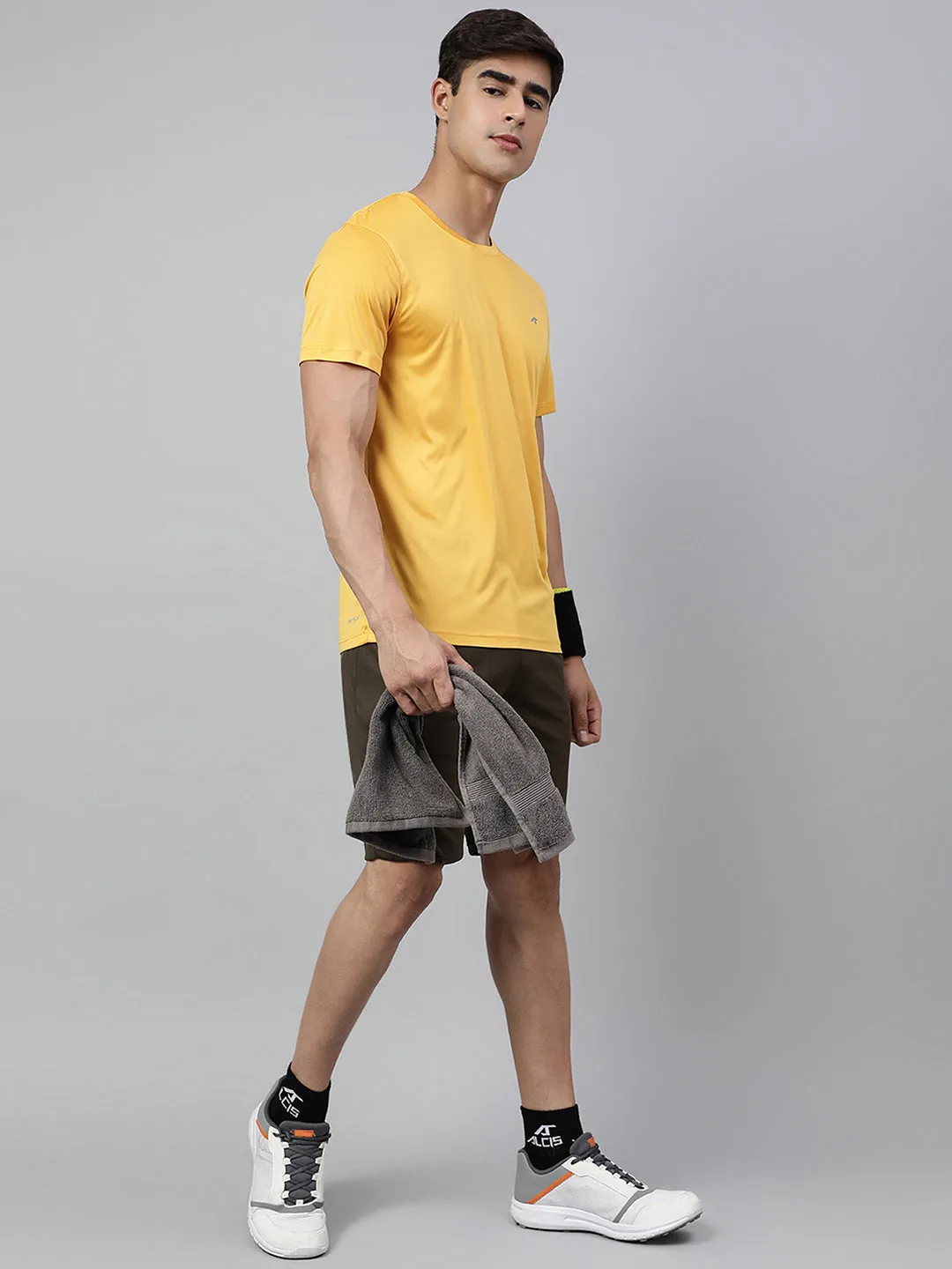 Champion Glow Vented Panels Alcis Men's Citrus Anti-Static Soft-Touch Slim-Fit Sports for All Round Neck Wonder T-Shirt