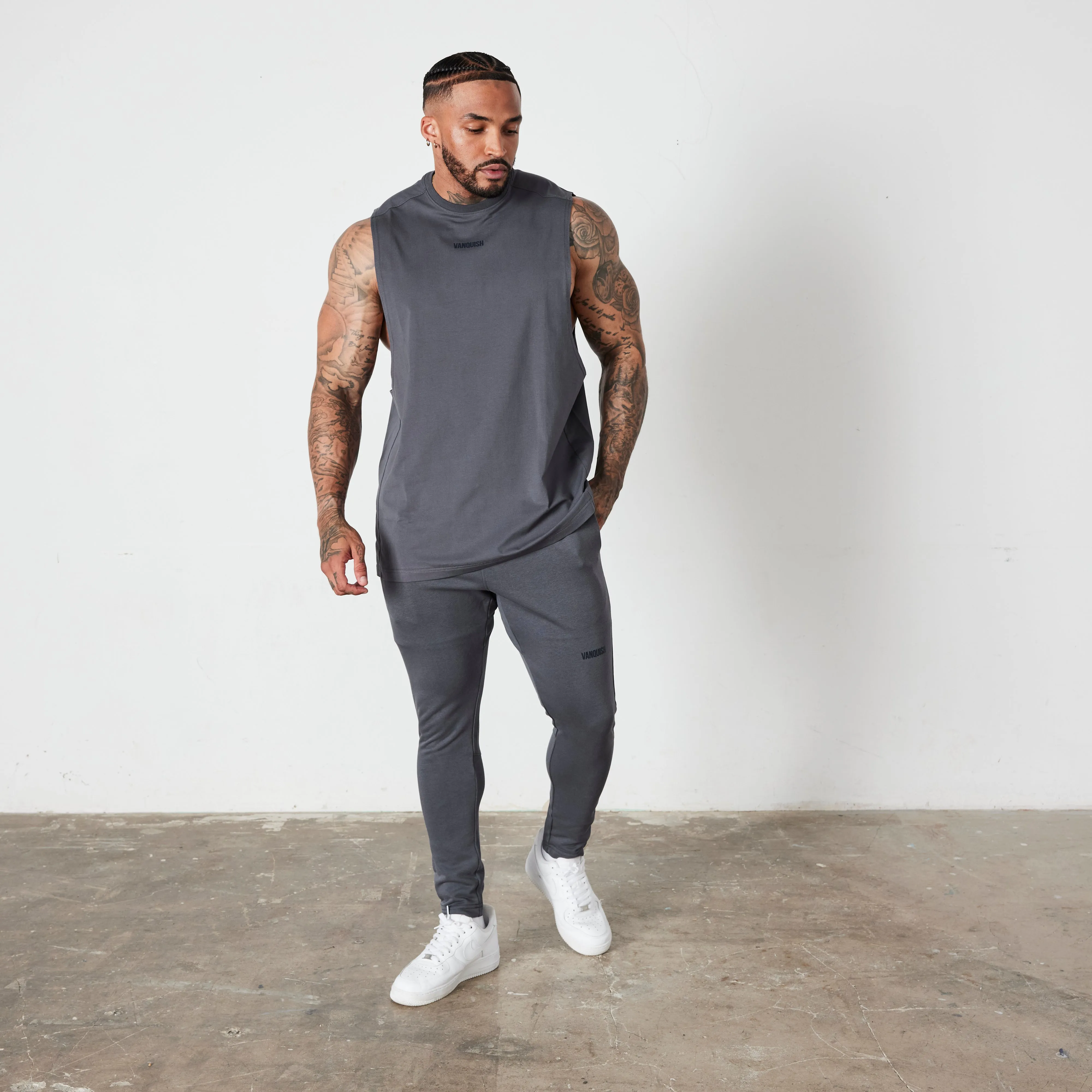Vanquish Essential Denim Blue Tapered Fit Sweatpants Loose cut Move Comfort