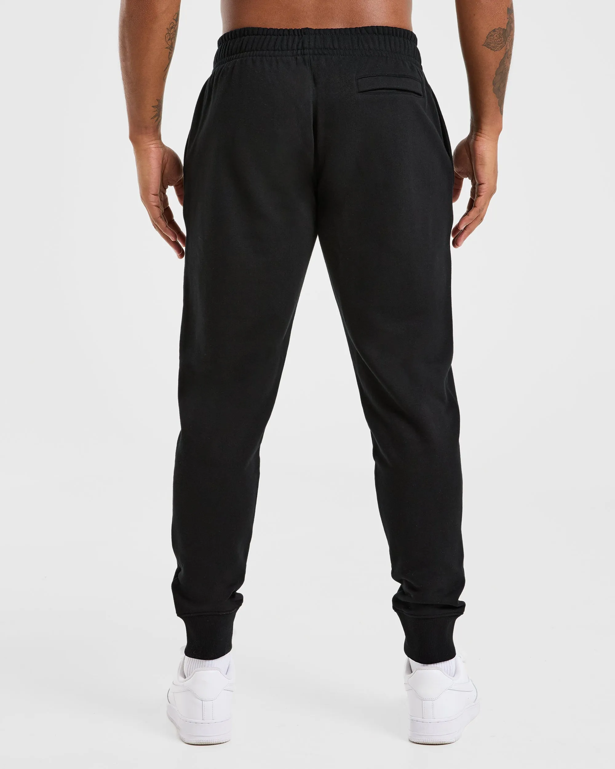 Essential Lightweight Joggers - Black Flexible Knee Articulation SeamlessConstruction