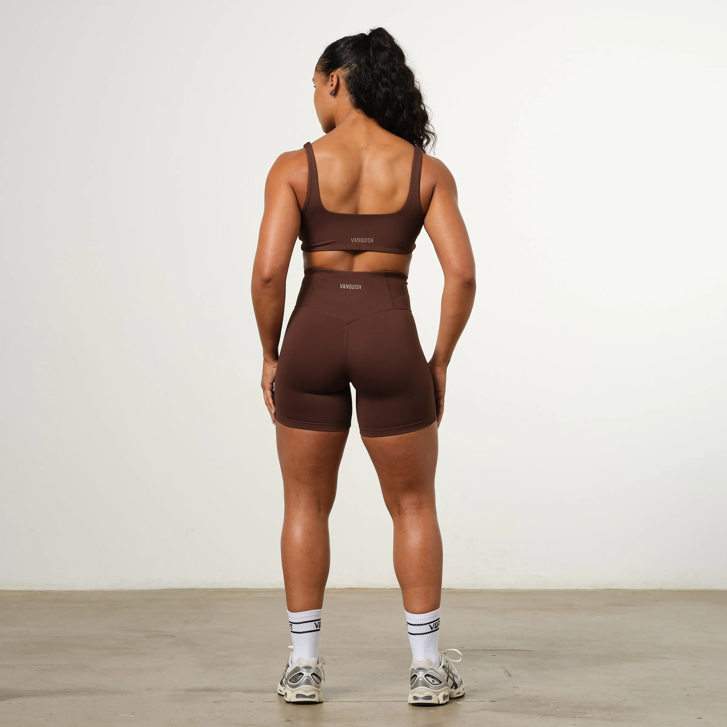 VANQUISH ENHANCE COFFEE BROWN TWIST FRONT BRA Shock Absorption Zones