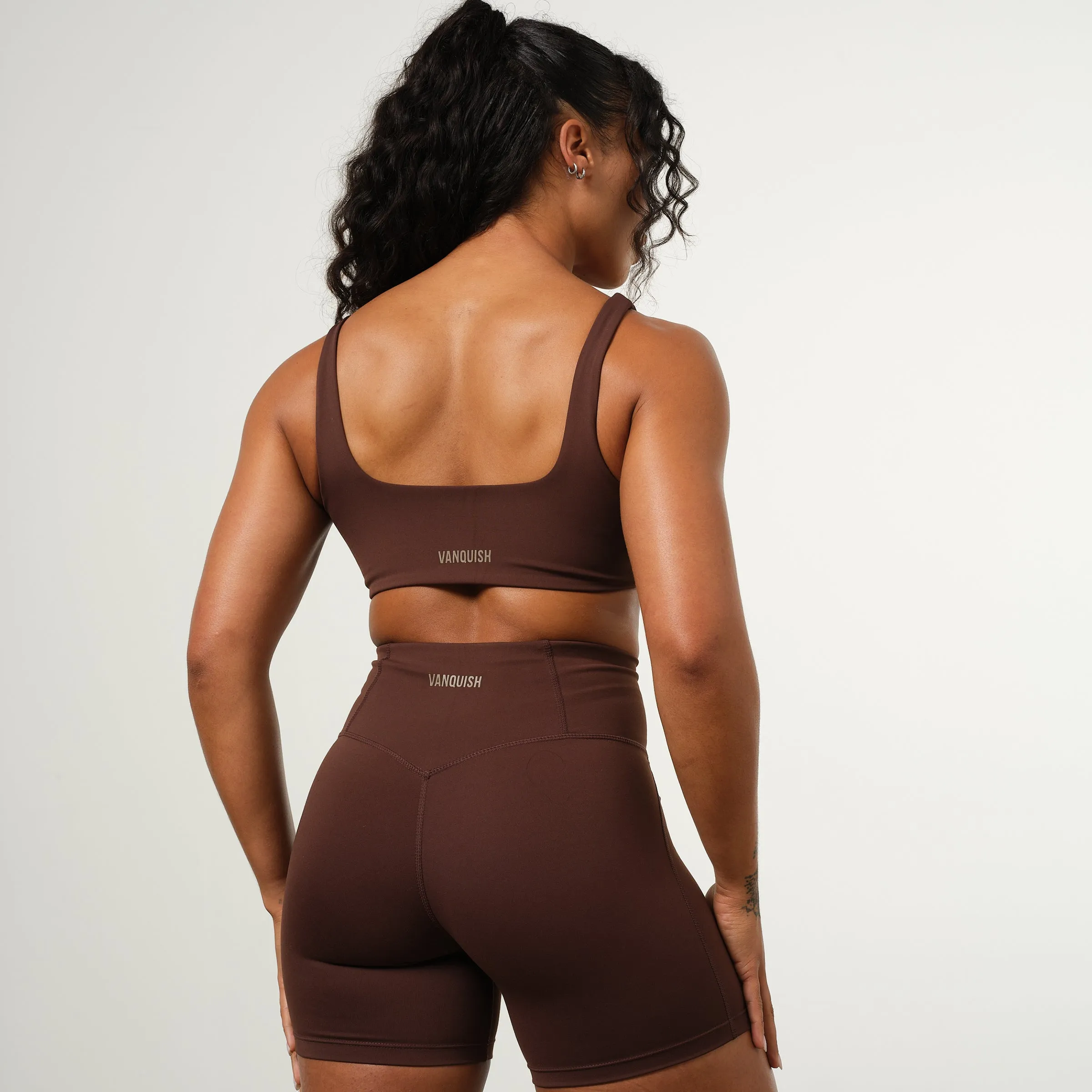 Lightweight Structure VANQUISH ENHANCE COFFEE BROWN TWIST FRONT BRA