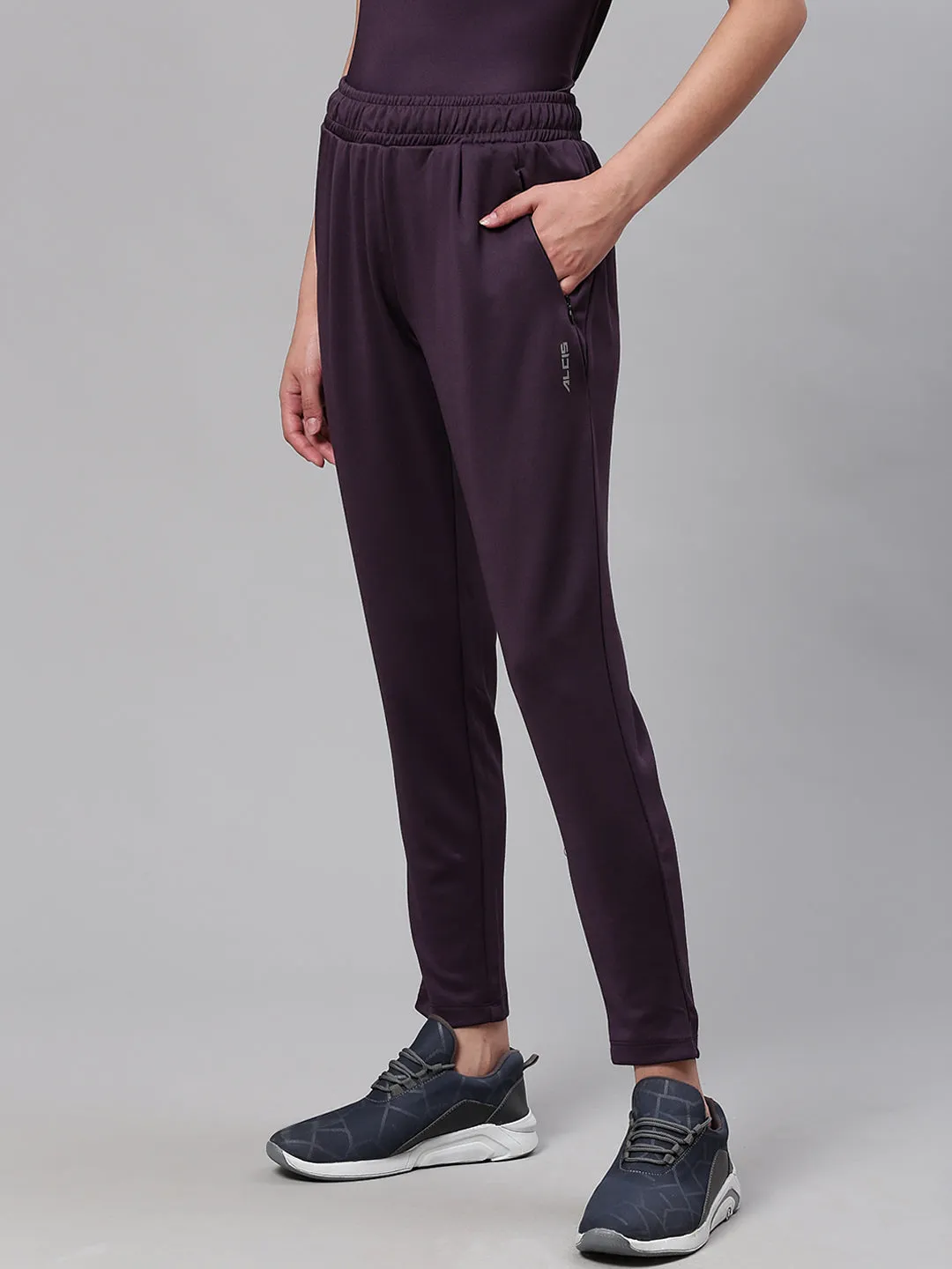 Seasonal Basic Travel Ready Fit Alcis Women Black Slim Fit Solid Training or Gym Track Pants