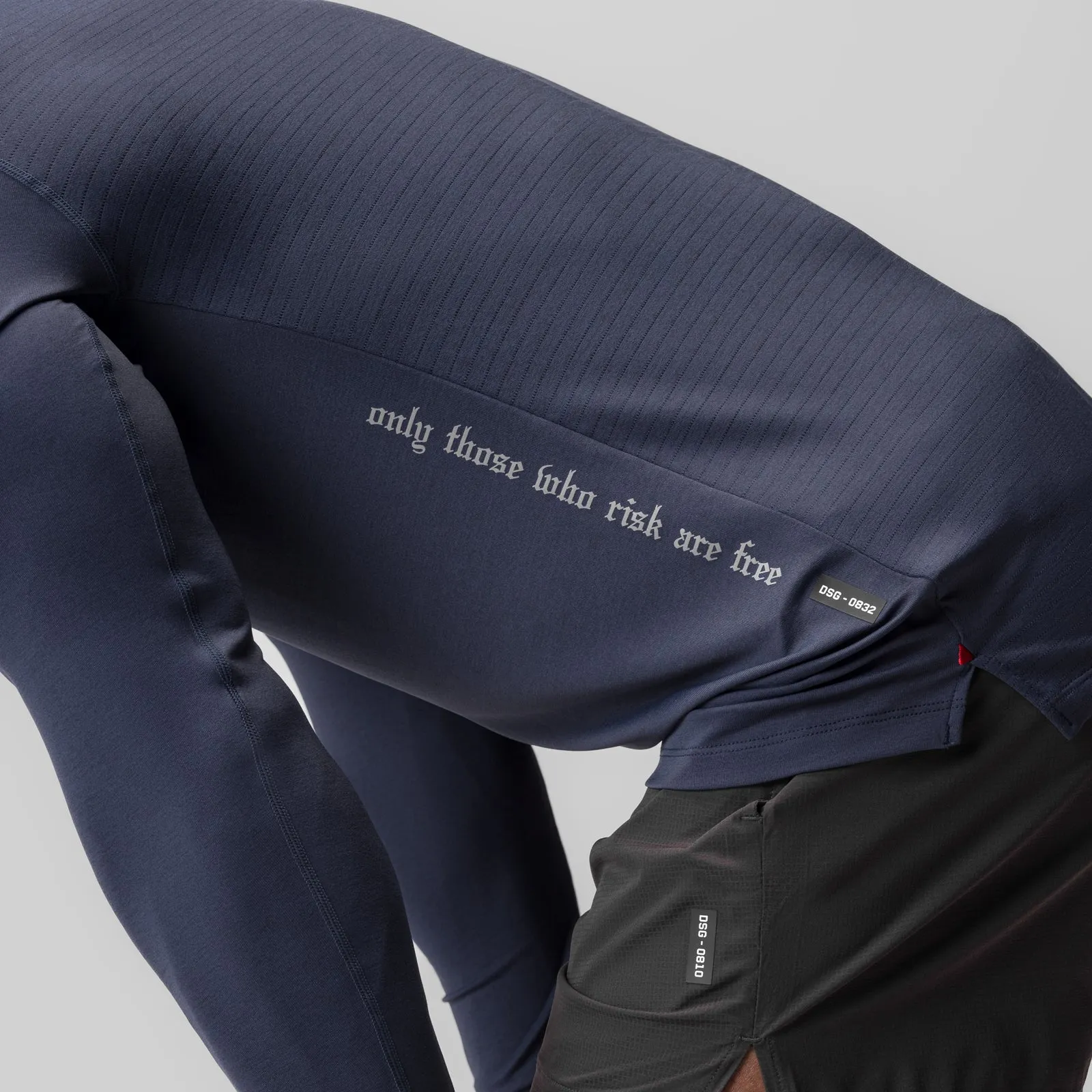 0832. 3D-Lite? 2.0 Fitted Long Sleeve - Navy "OTWR" Polka - dotted Versatile Layering Fit