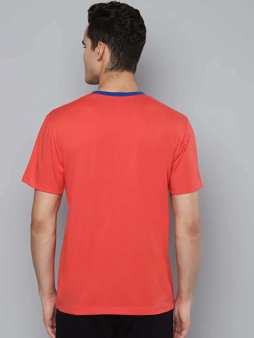 Alcis Men Coral Red Slim Fit Running T-shirt QuickRelease Closure OdorResistant Fabric