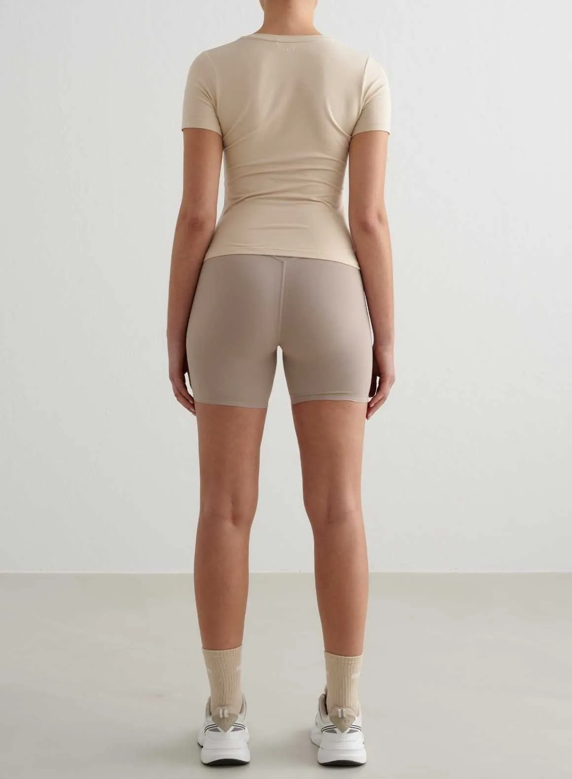 Caf?? Au Lait Soft Basic V-Neck Short Sleeve semi-formal style certified