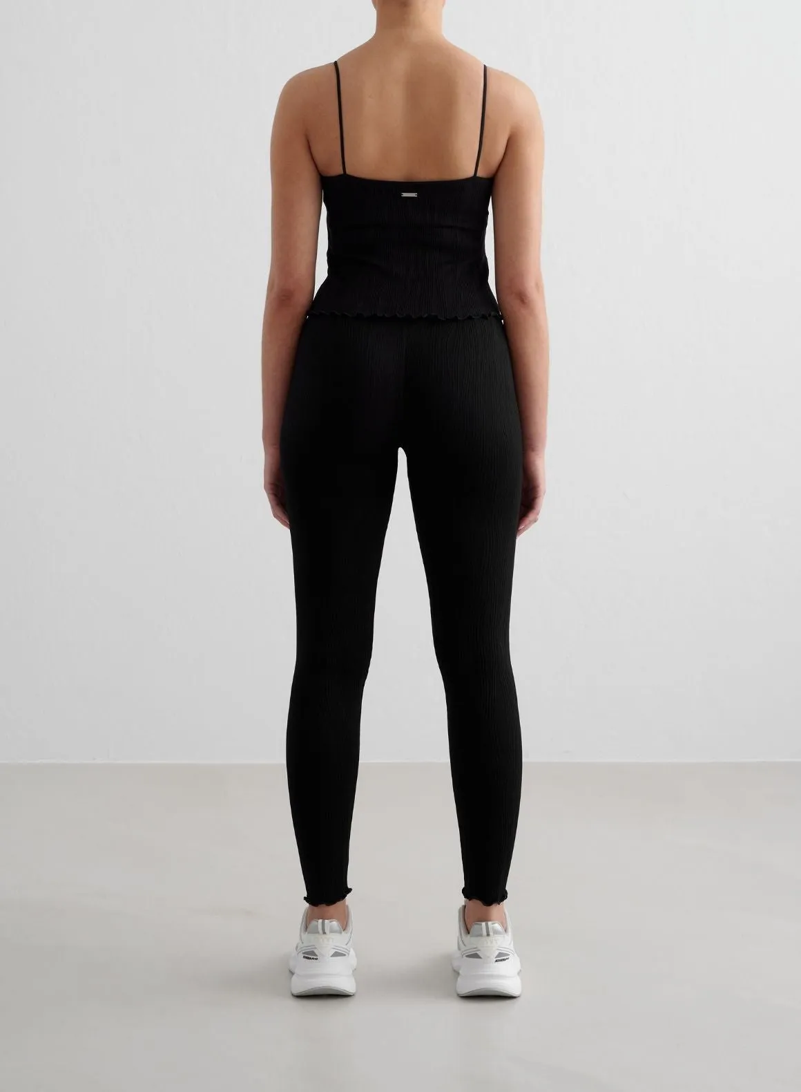 Active Freshness research and development Black Tulip Singlet