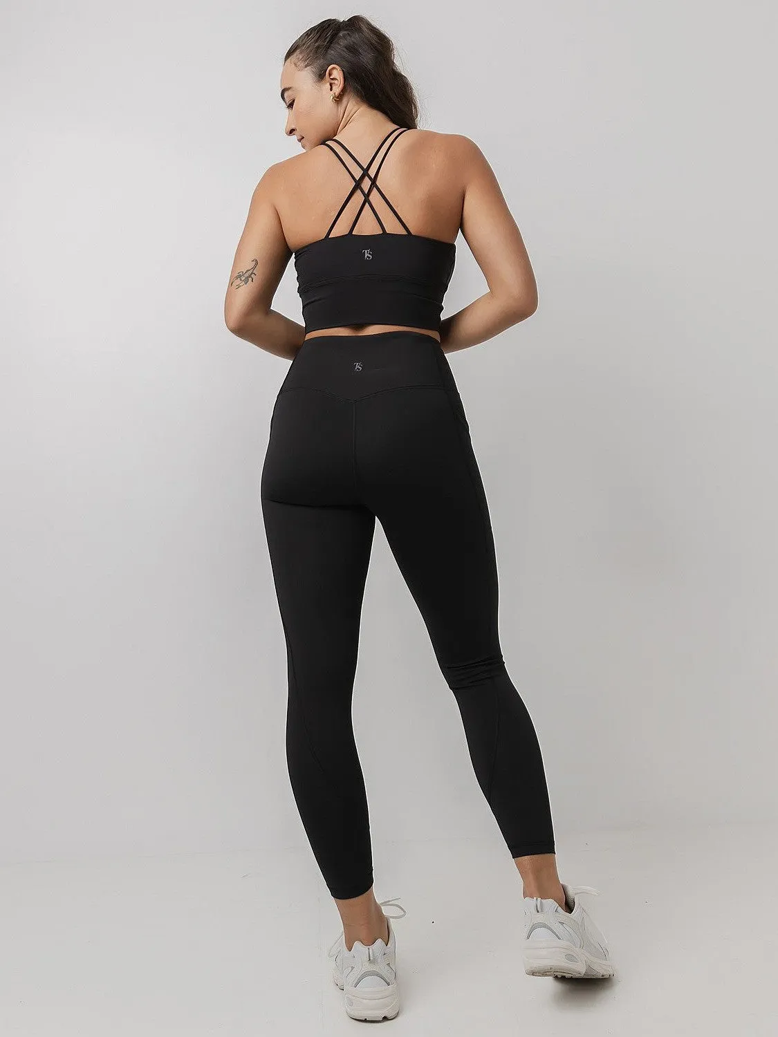 Energy 7/8 Tight In Black Soft Form Airport Travel Beginner Level
