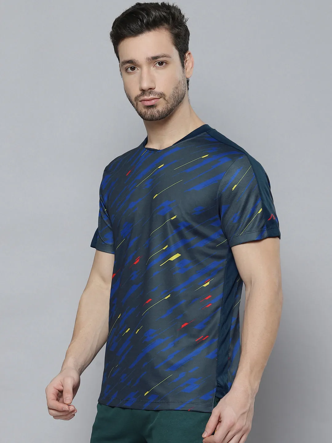 ChafeResistant Seams Alcis Men Blue  Yellow Abstract Printed T-shirt