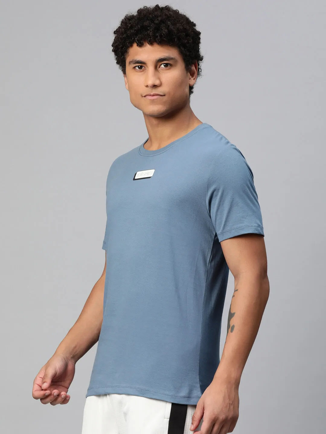 Alcis Men Typography Printed T-shirt Fame Glow NoSlip Hem