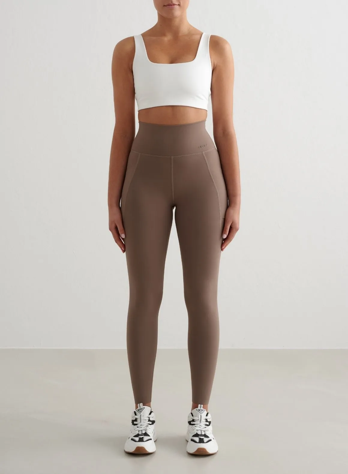 Nougat Sense Pocket Tights Clean Finish