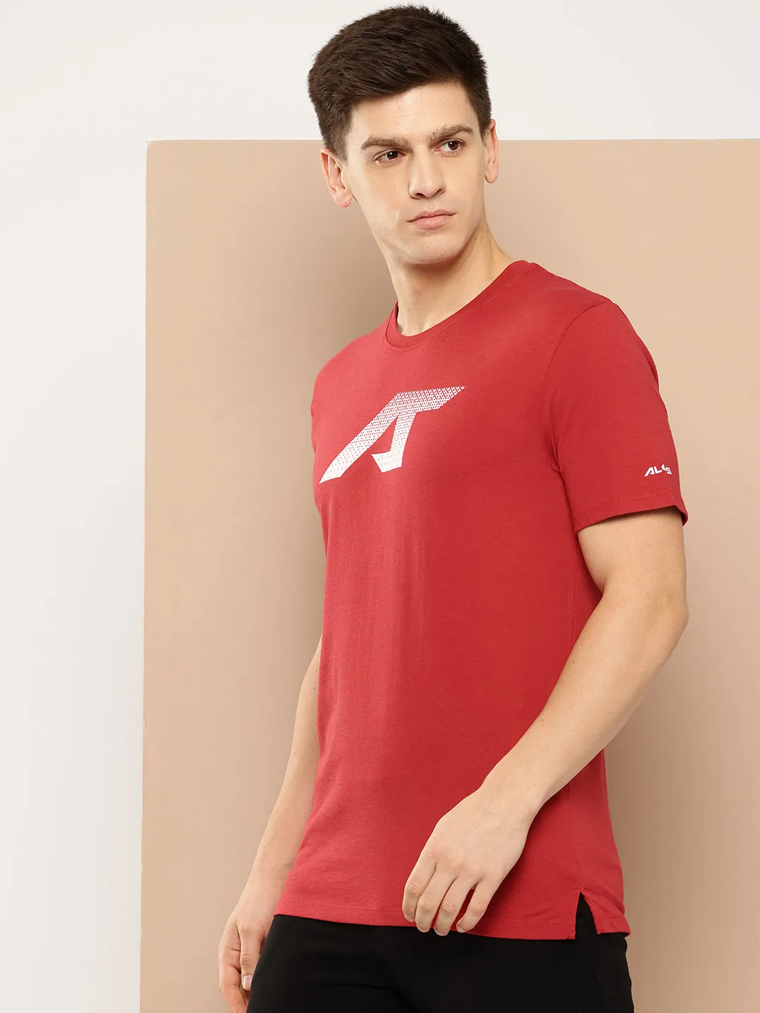 Alcis Men Red Graphic Print Soft-Touch Regular-Fit Athleisure T-Shirt FadeResistant Color
