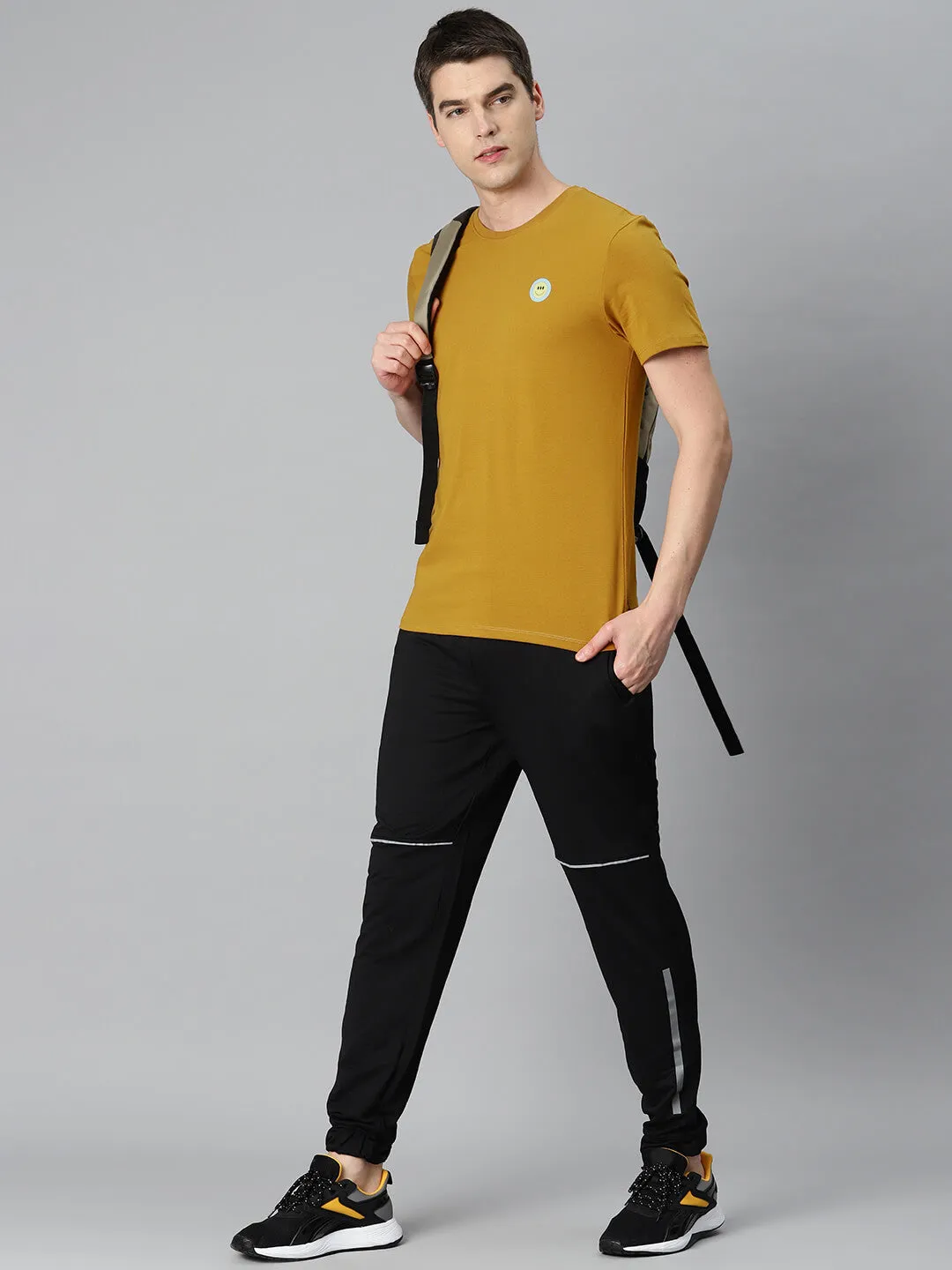 Alcis Men Mustrad Yellow Solid Sports T-shirt Layer Play Match Fit