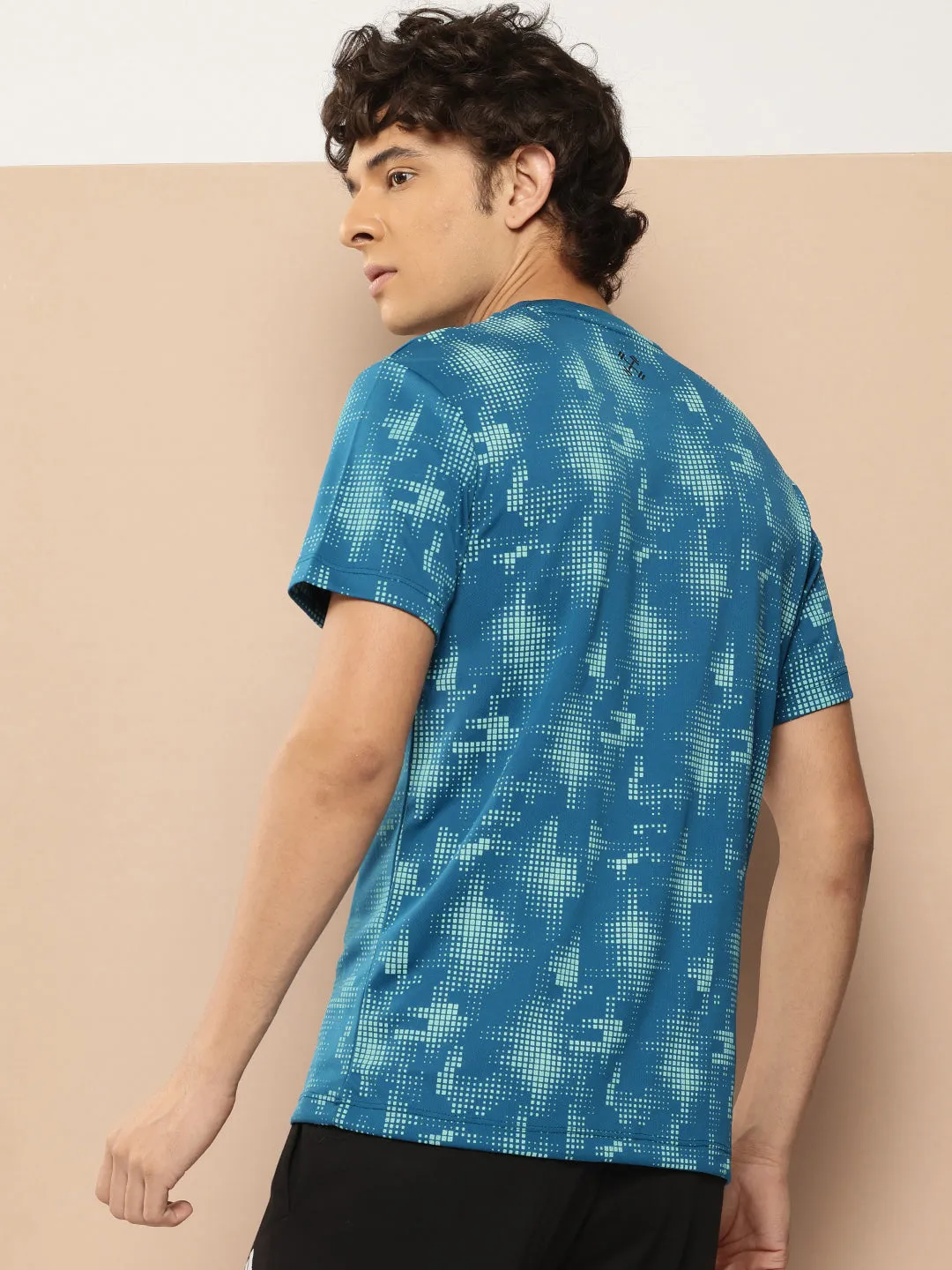 Alcis Men Printed Slim Fit T-shirt AntiStaticTechnology