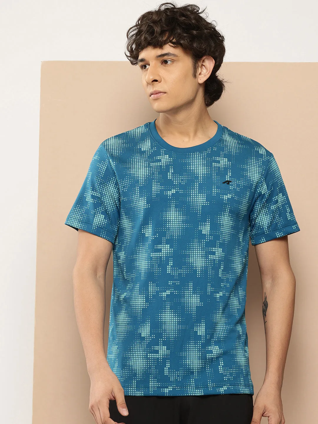 FadeResistant Alcis Men Printed Slim Fit T-shirt