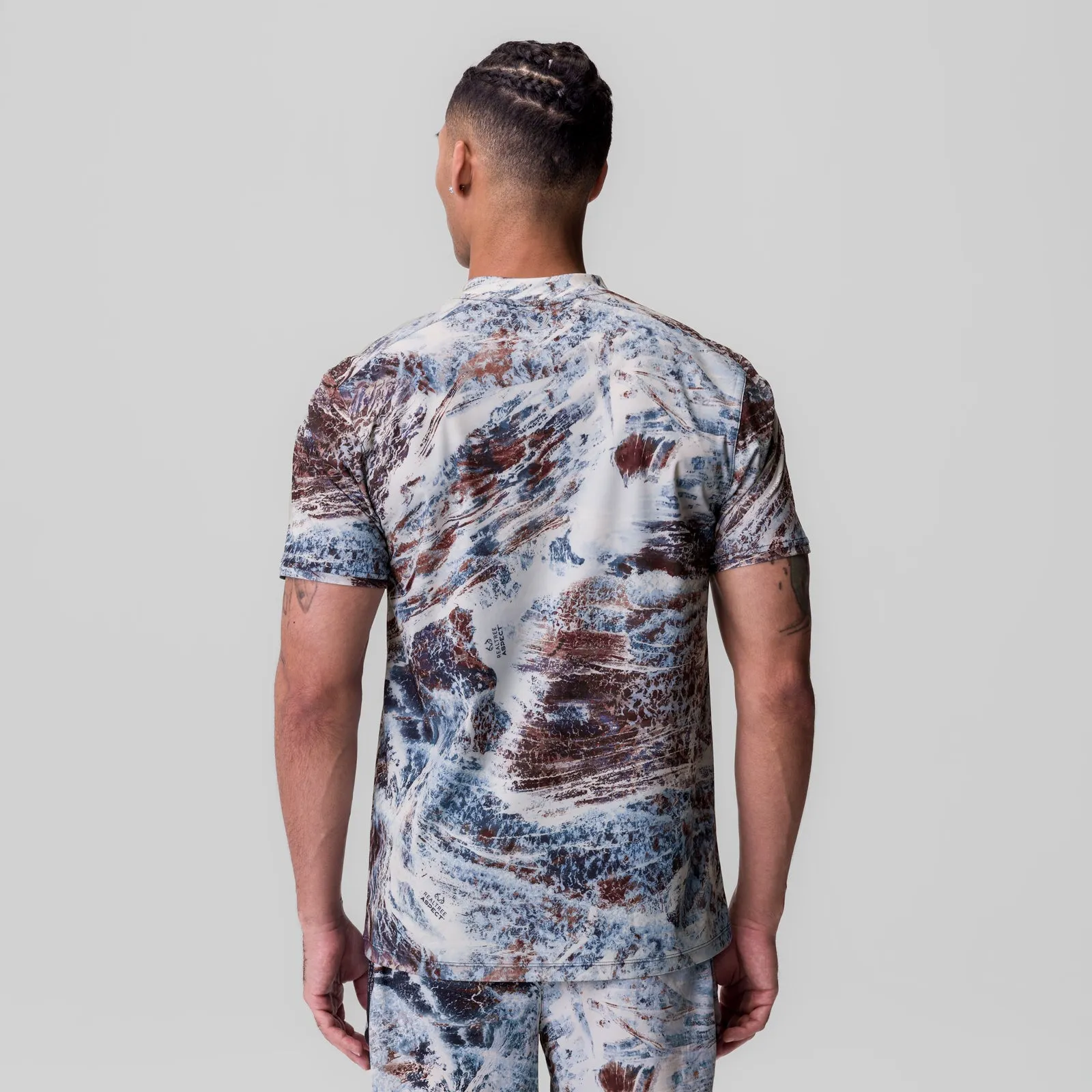 FadeResistant Coating 1087. Tetra-Lite? Ice Zip Tee - Realtree? Aspect