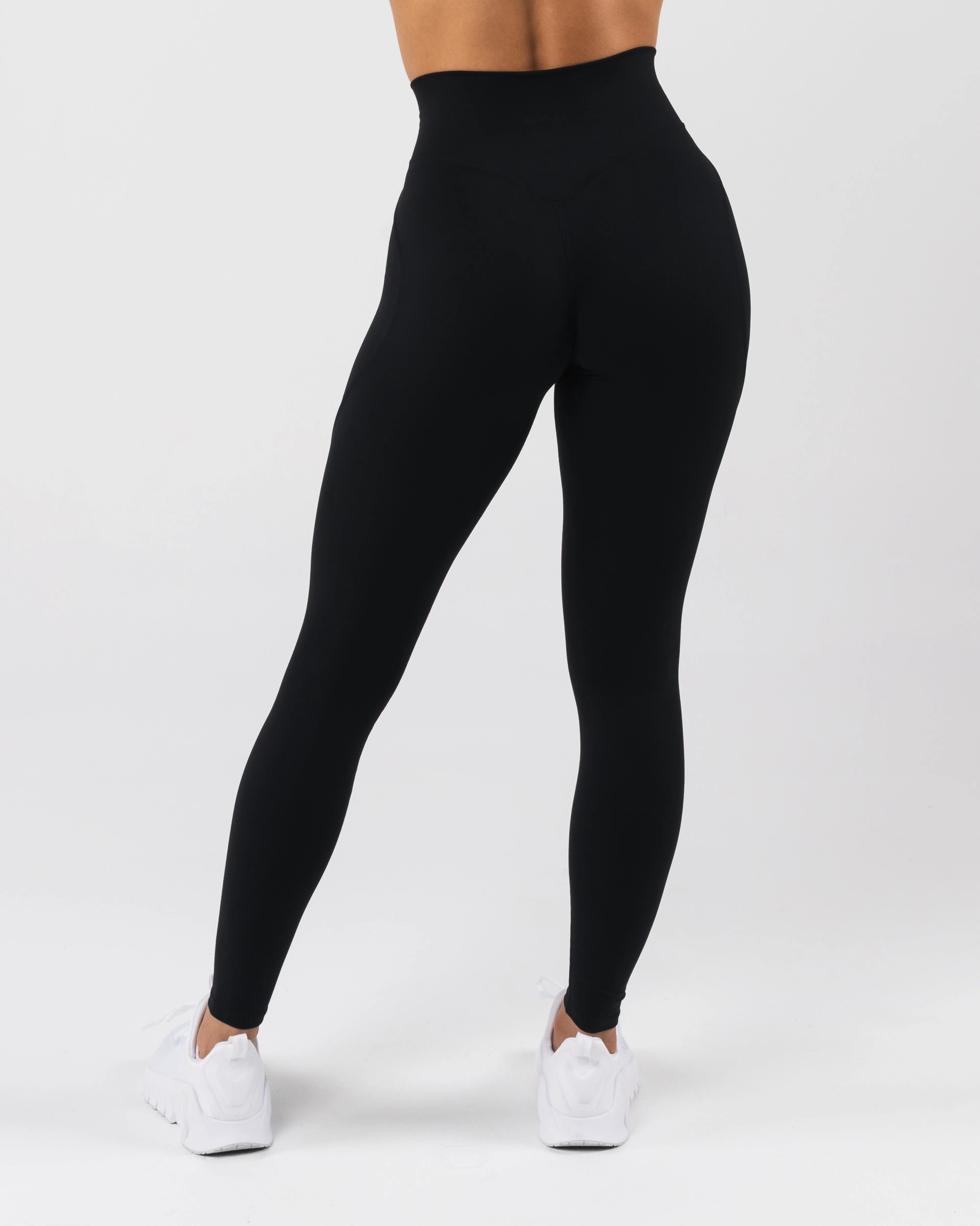 Aura Legging - Onyx Body Shaping Beginner Level Seamless Design Holiday Outfit