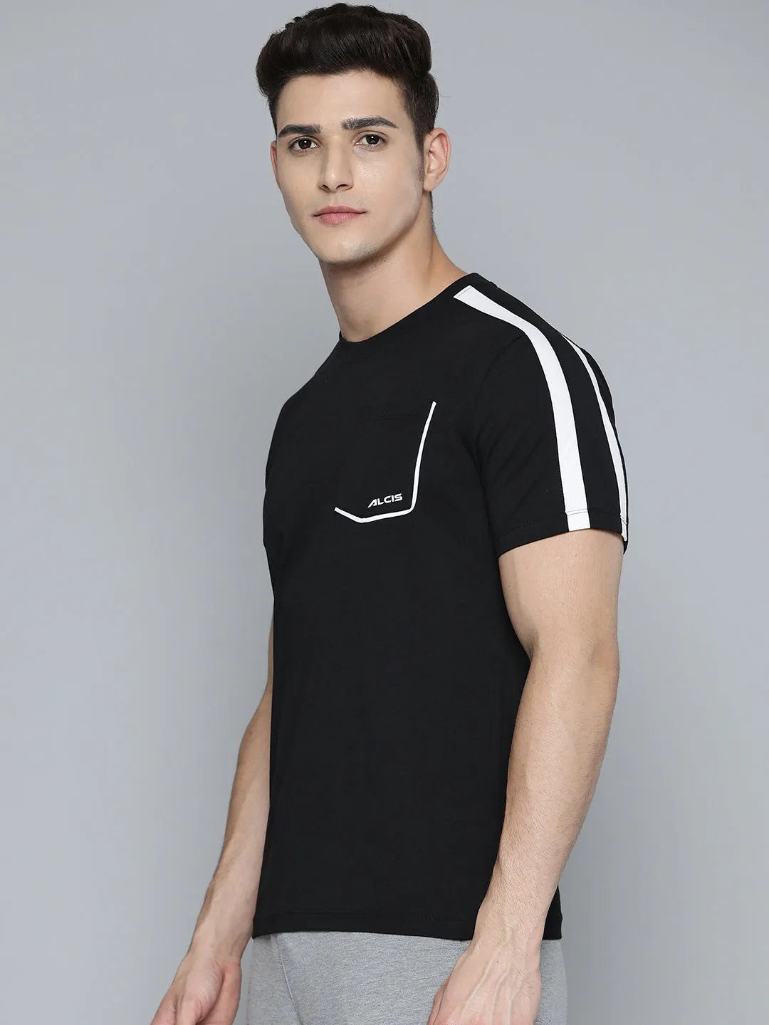Relax Vibe Alcis Men Black Pocket Detailing T-shirt