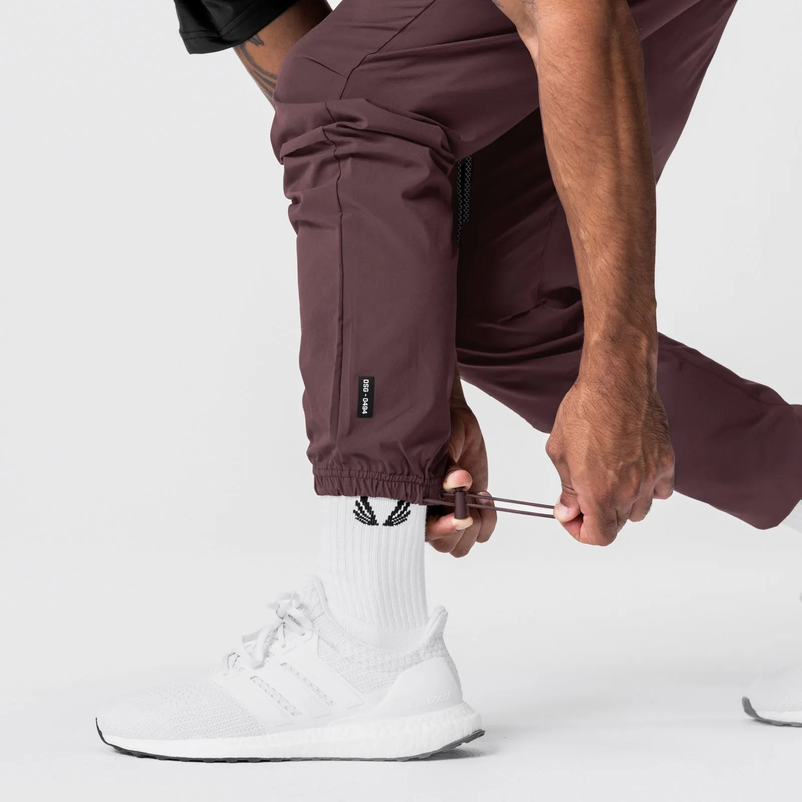 0494. Ultralight Track Pant - Plum SeamlessConstruction