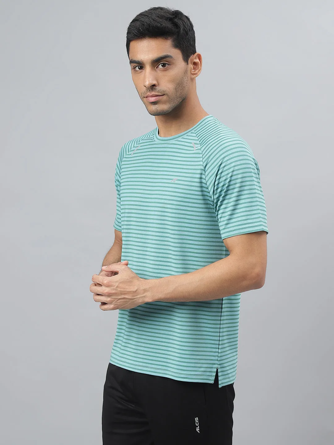 Alcis Men Agate Green Drytech  Anti-Static Slim-Fit Round Neck Running T-Shirt World Glow Thin Core