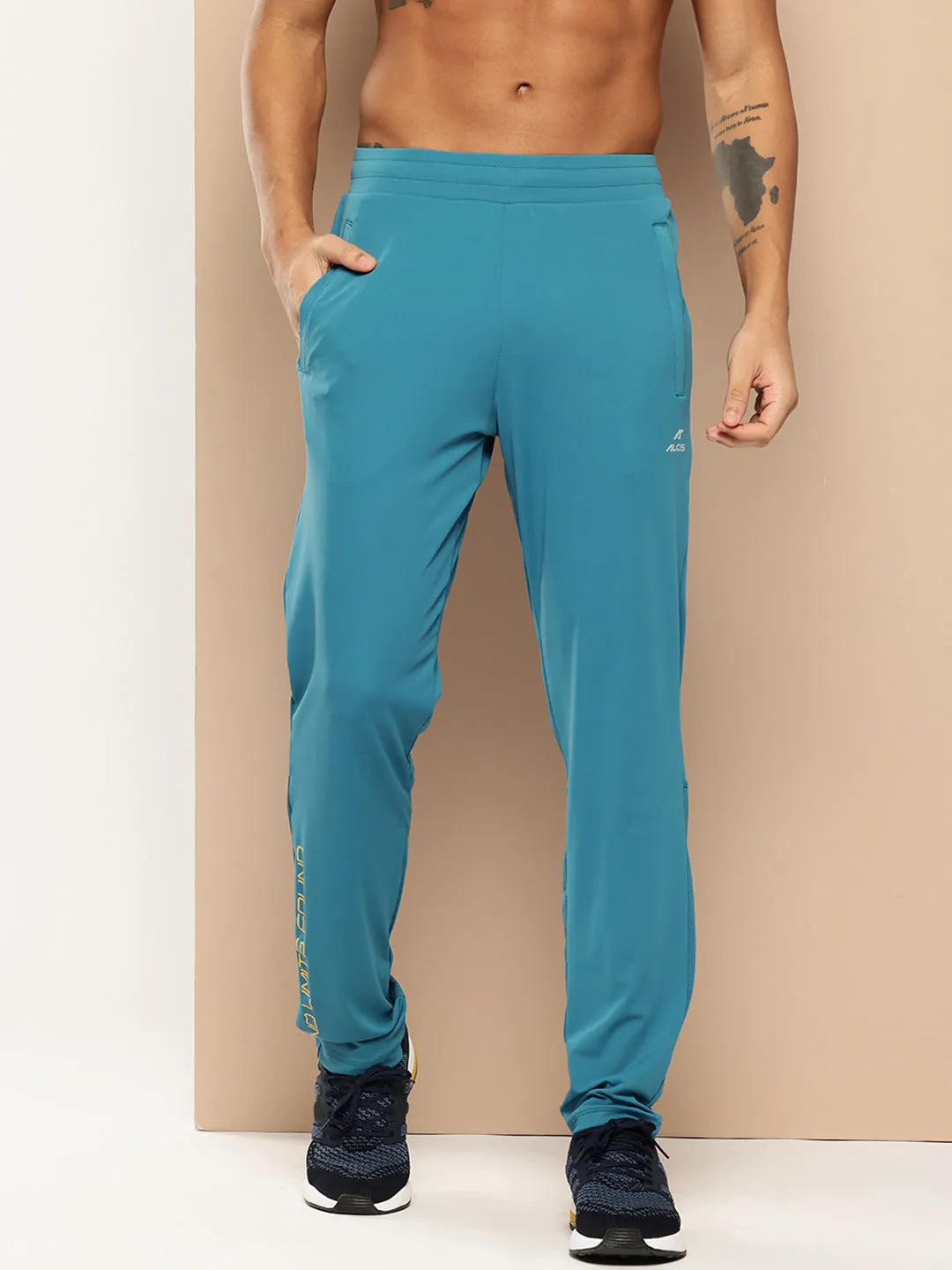 Smooth zipper closure StaticDissipative No Limits Stretch X Trackpants