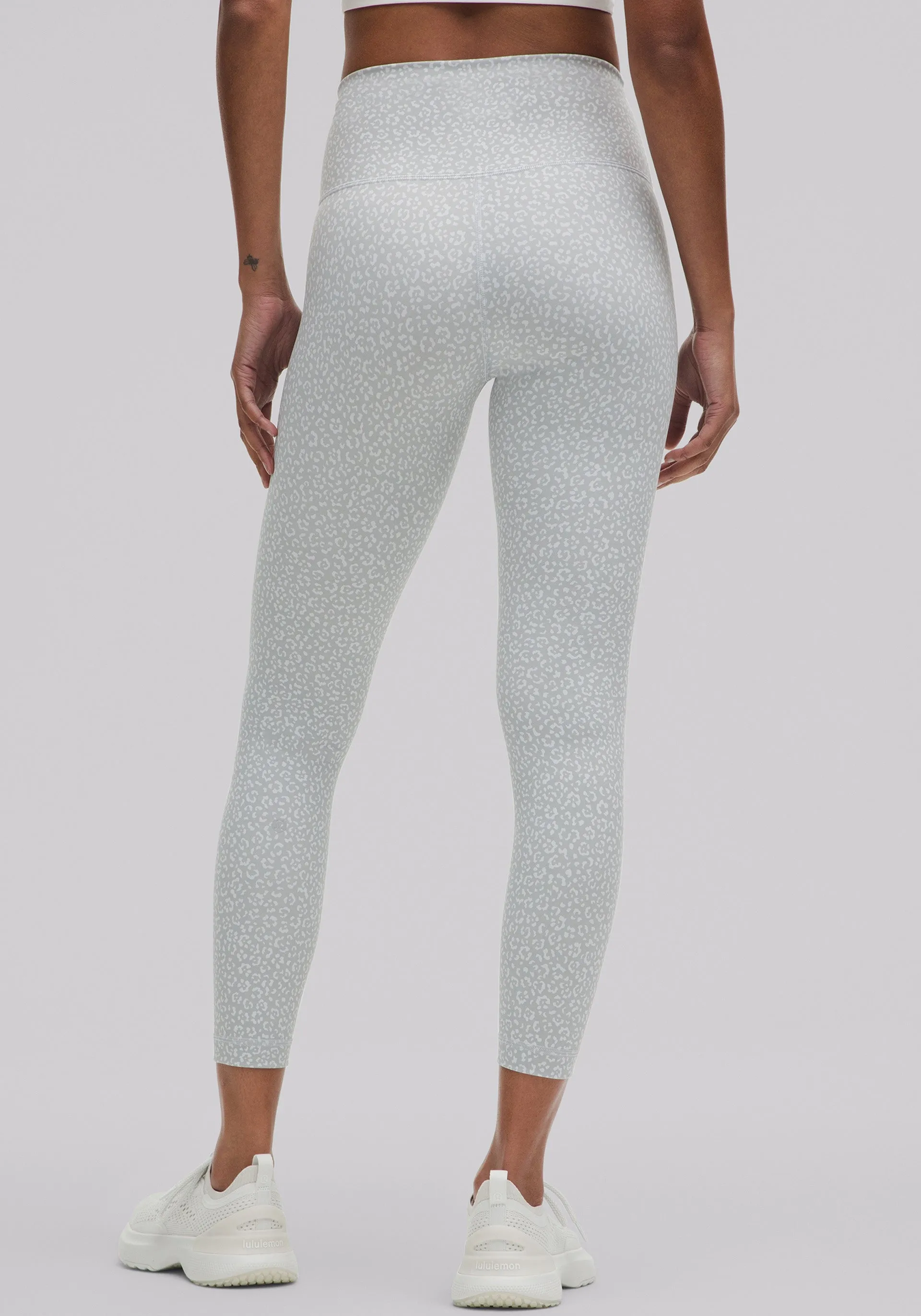 Wunder Train High-Rise Tight 25" Elastic Waistband Design