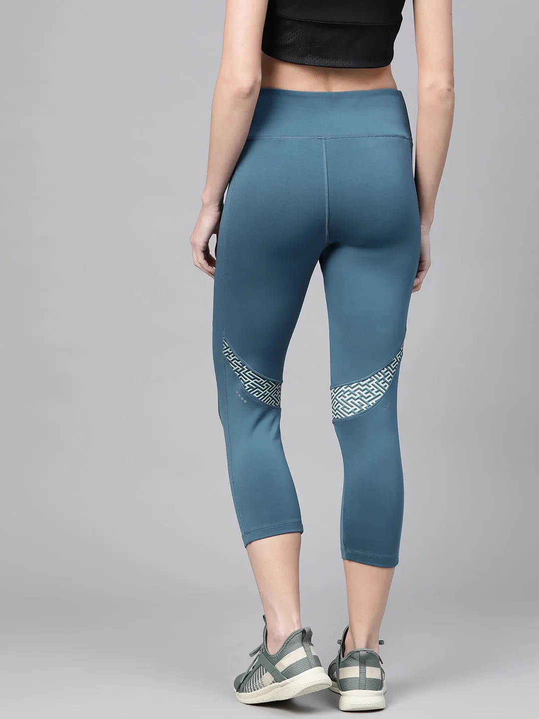 Smooth Fit Alcis Women Teal Blue Solid Three-Fourth Training Tights