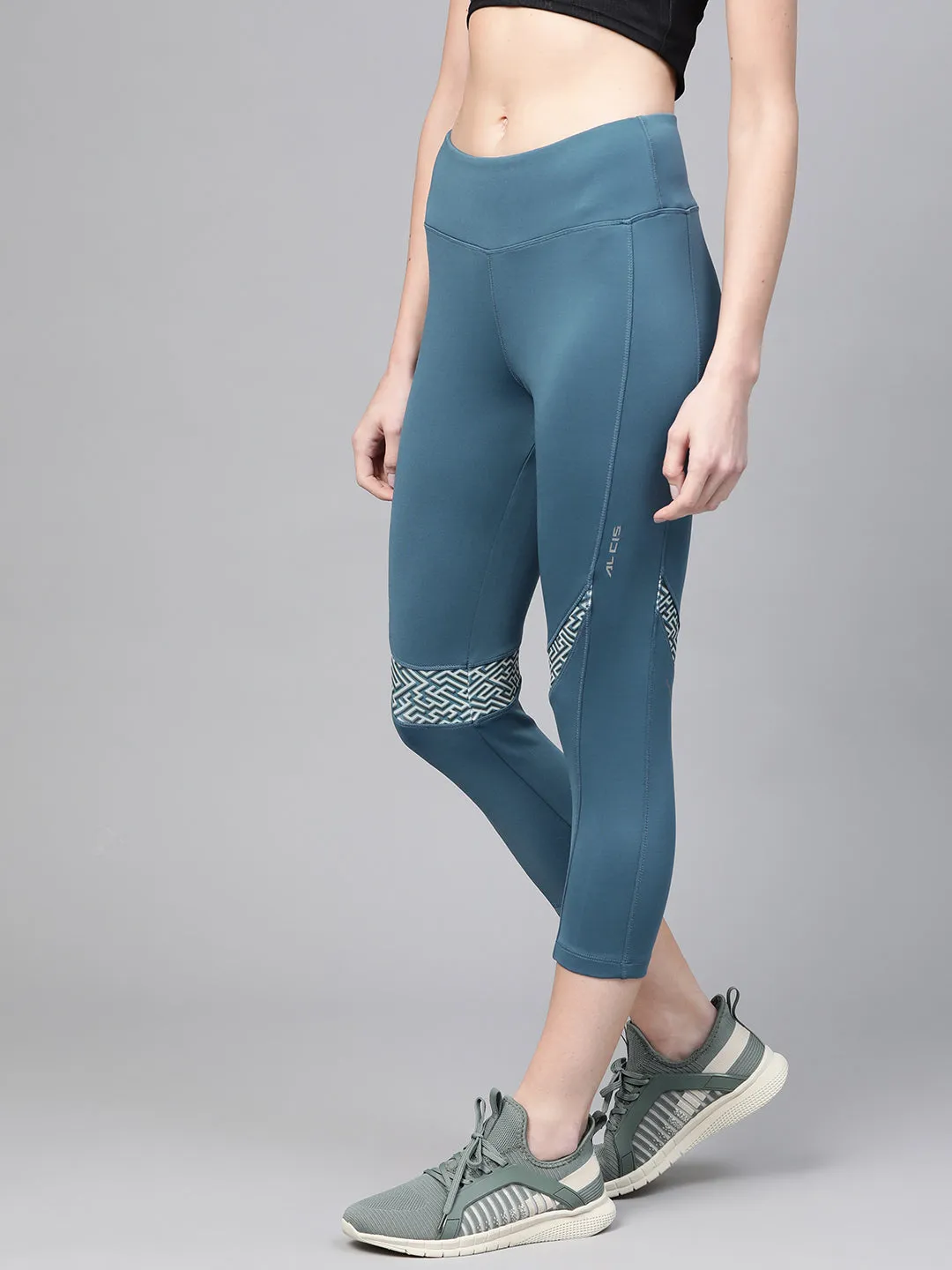 Temperature control Alcis Women Teal Blue Solid Three-Fourth Training Tights