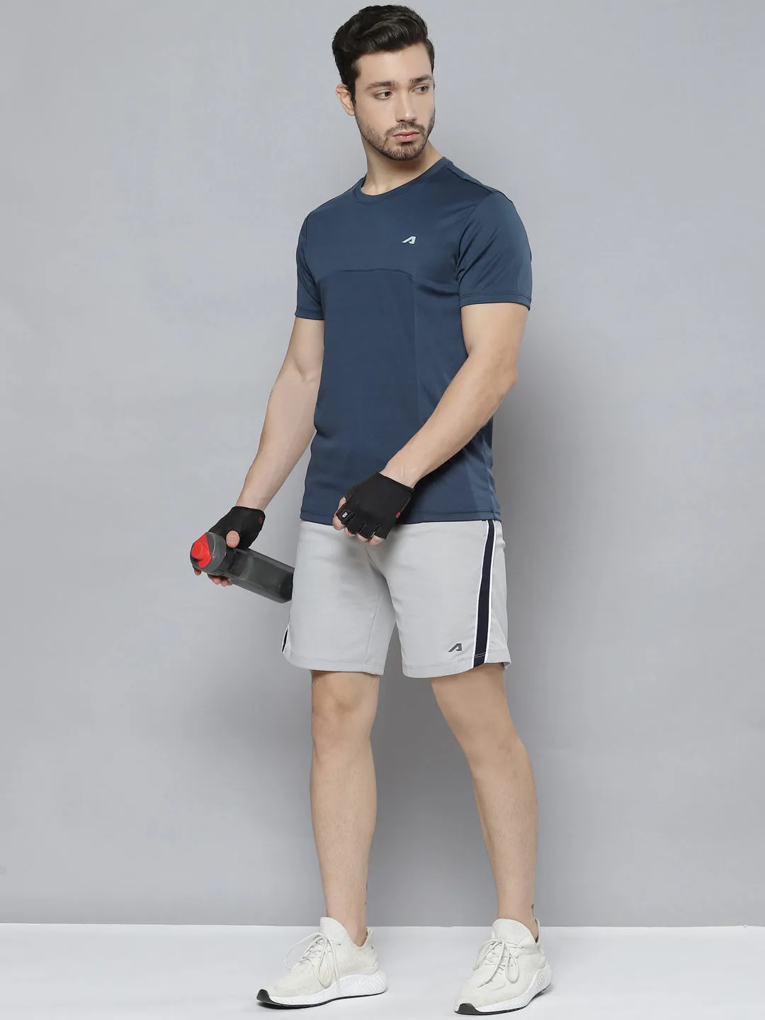 Alcis Men Navy Blue Solid T-shirt Elegant Glow UVProtectionCloth