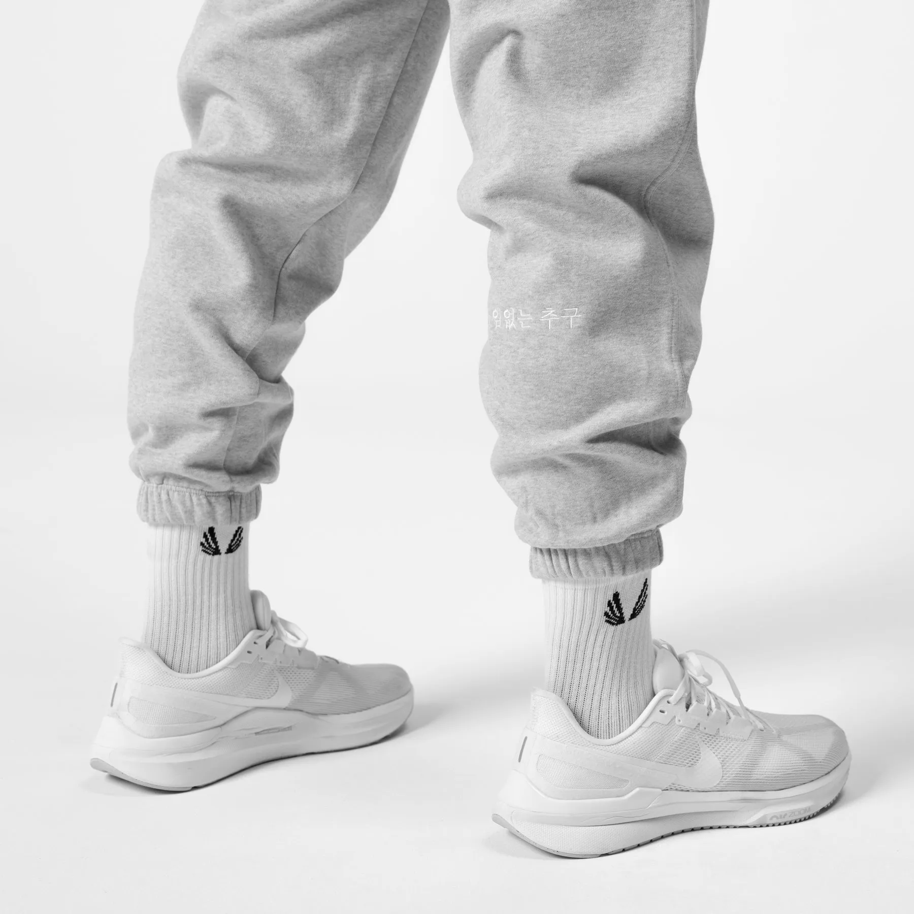 Flexible Knee Panels MoistureWickingLining 0922. Tech Essential? Sweats - Heather Grey