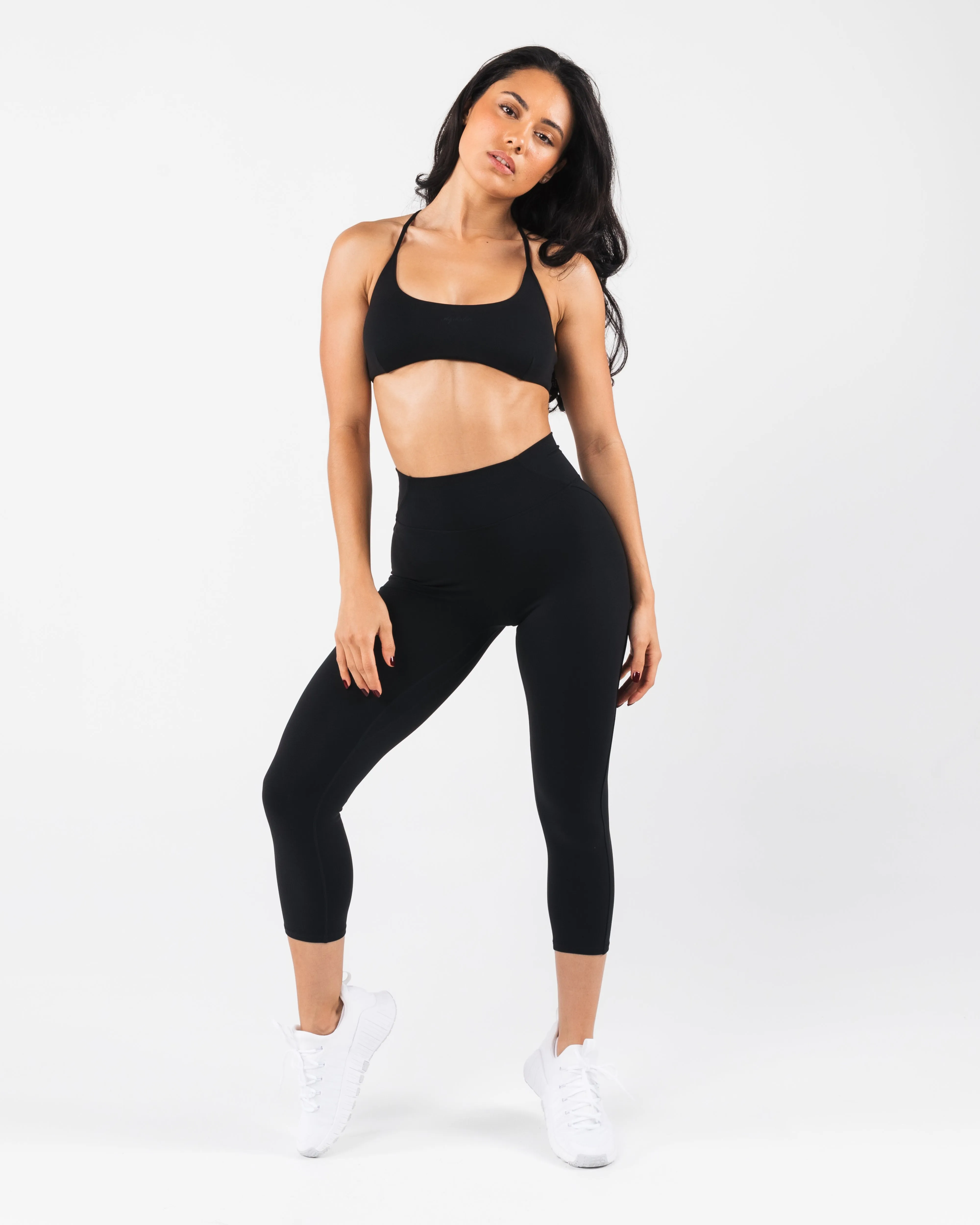 Long Wearing Aura Capri - Black