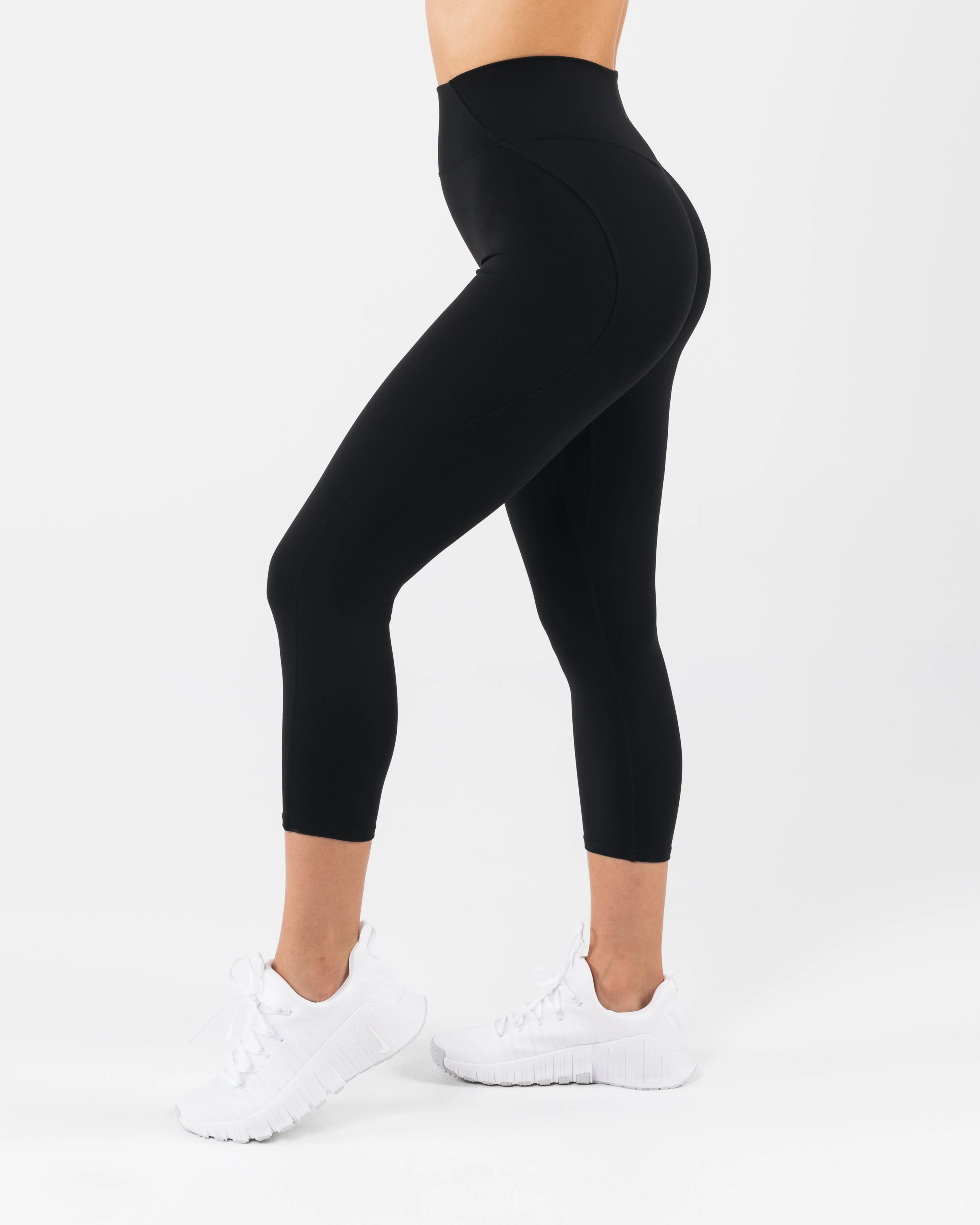 Aura Capri - Black High Function Flexible Hem