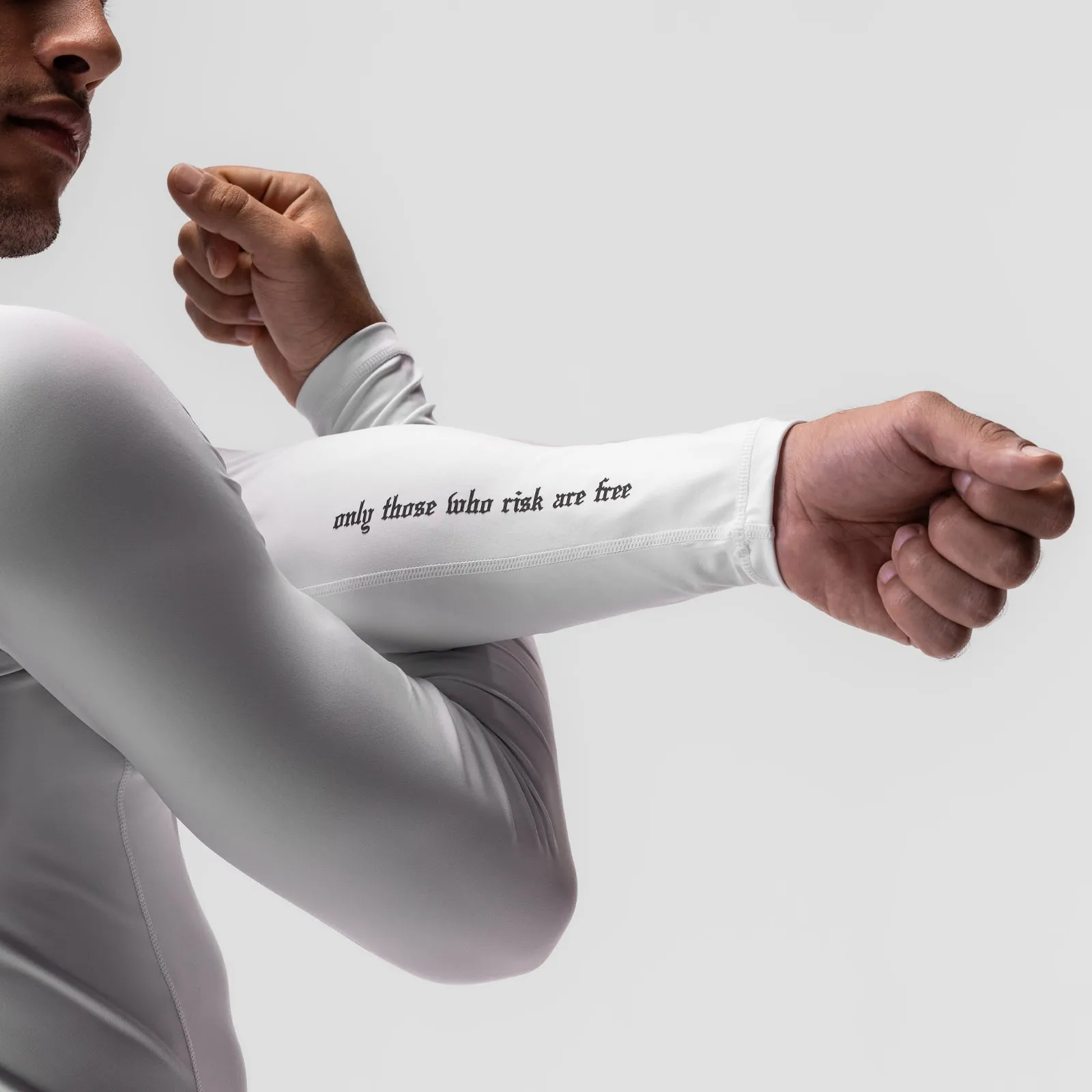 0908. WarpFlexx? Compression Mock Neck Long Sleeve - White "Space Bracket" Wool Casual Elegance