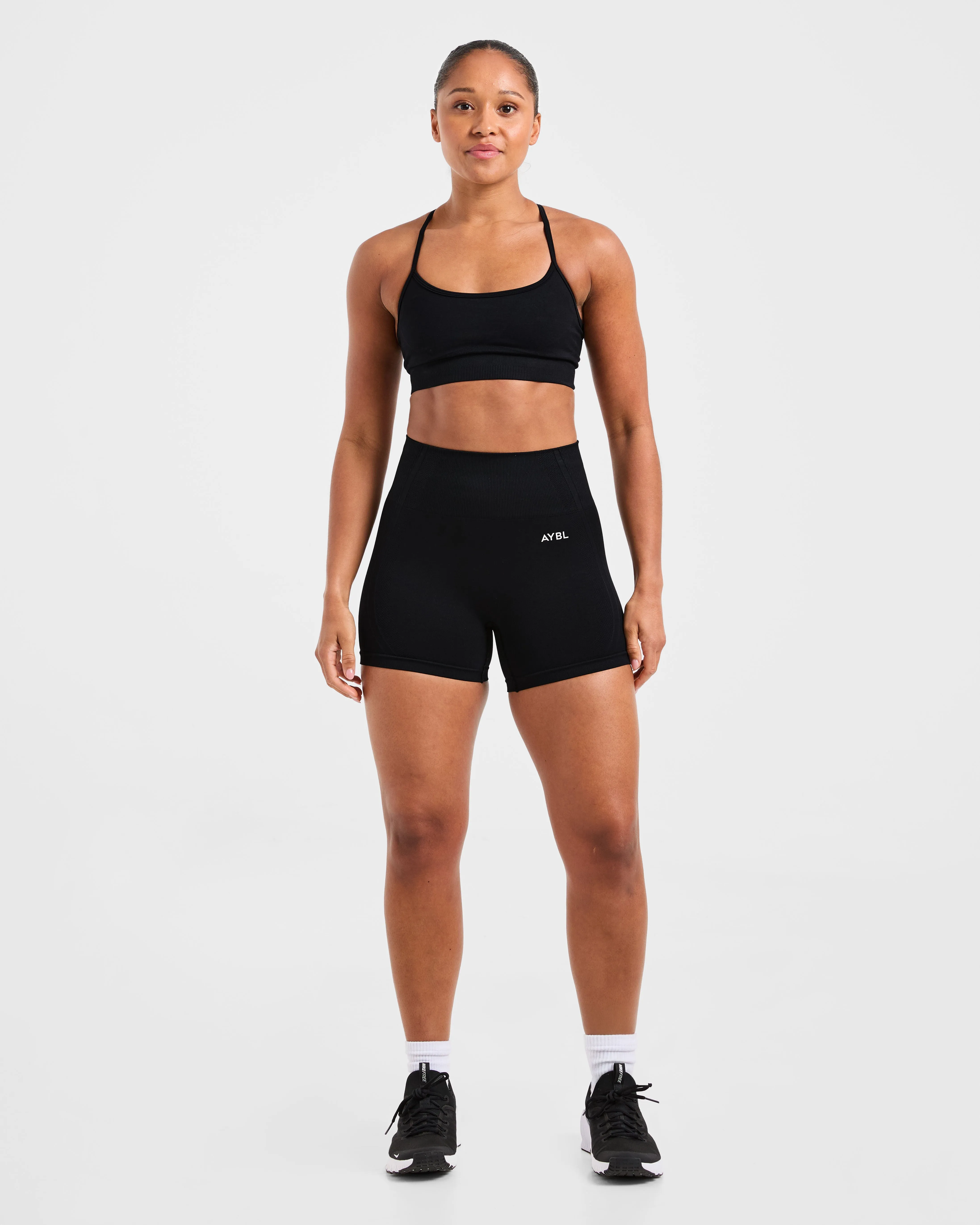 Empower Seamless Sports Bra - Black Dynamic Compression Fit Adjustable band