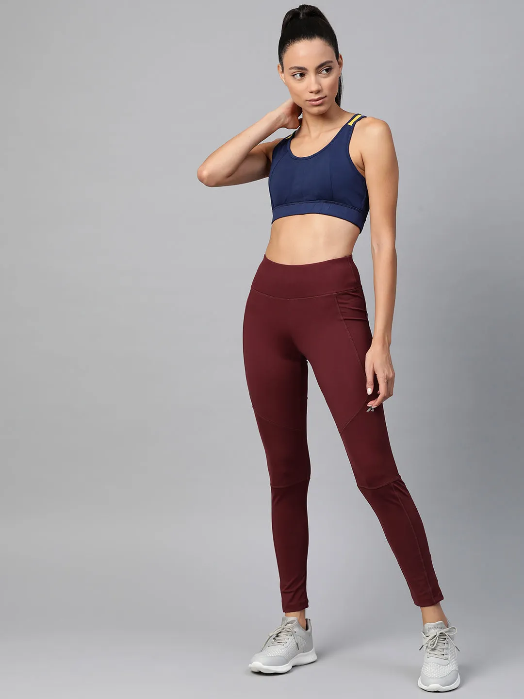 Form Fitting AlcisWomen Maroon Solid Cropped Tights