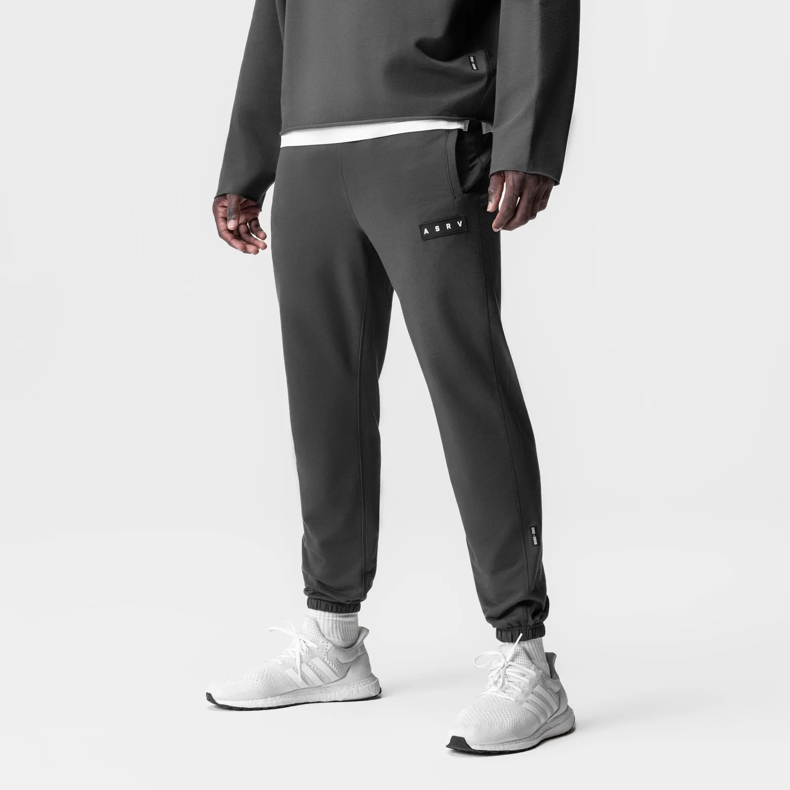 Mid-rise fit 0956. Micro-Terry Jogger - Space Grey