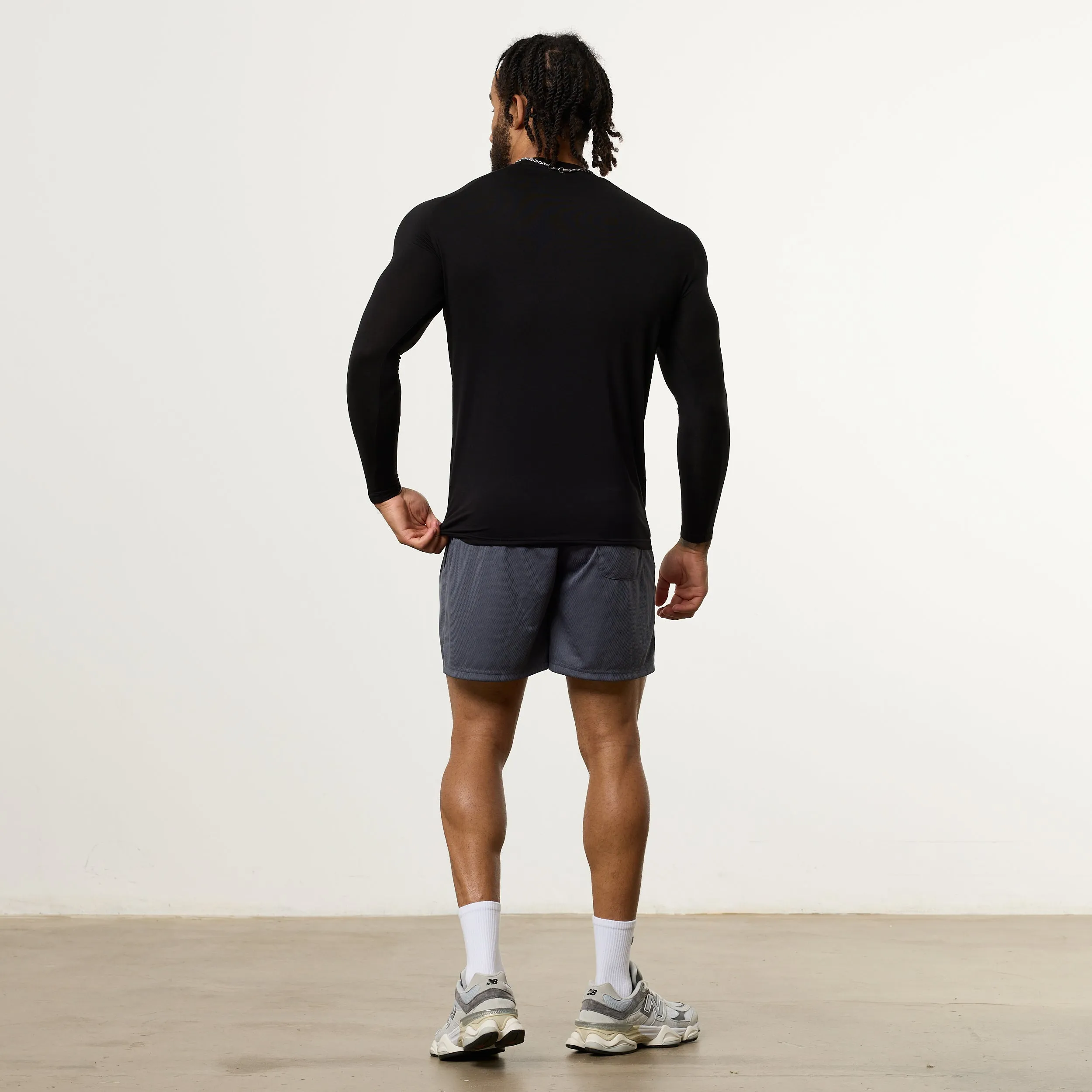 Vanquish Ultra Soft Black Long Sleeve Slim Fit T Shirt Cool and Relaxed dry cleanable