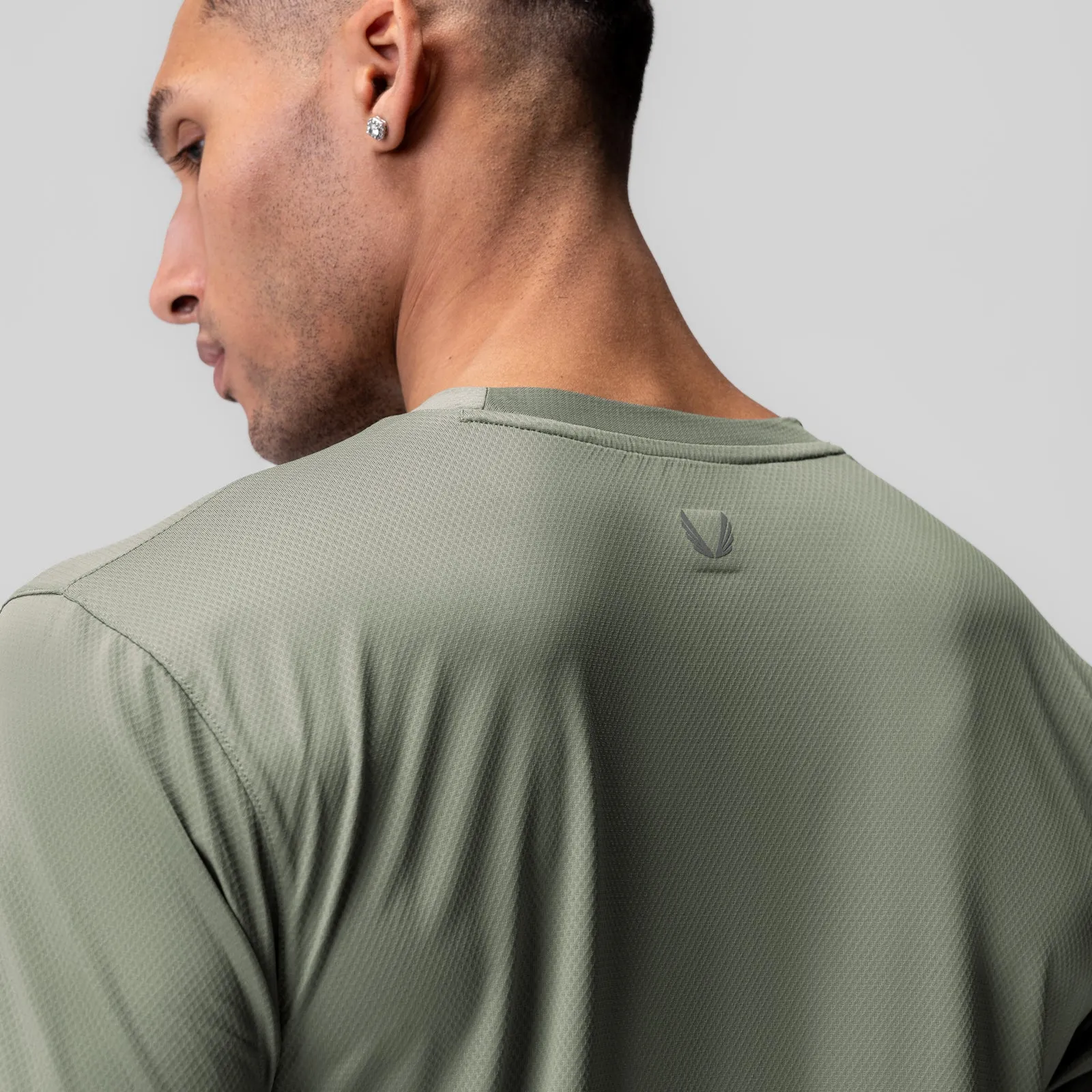 1015. AeroSilver? Essential Tee - Sage Classic Style Trend Flexible Cuff Design