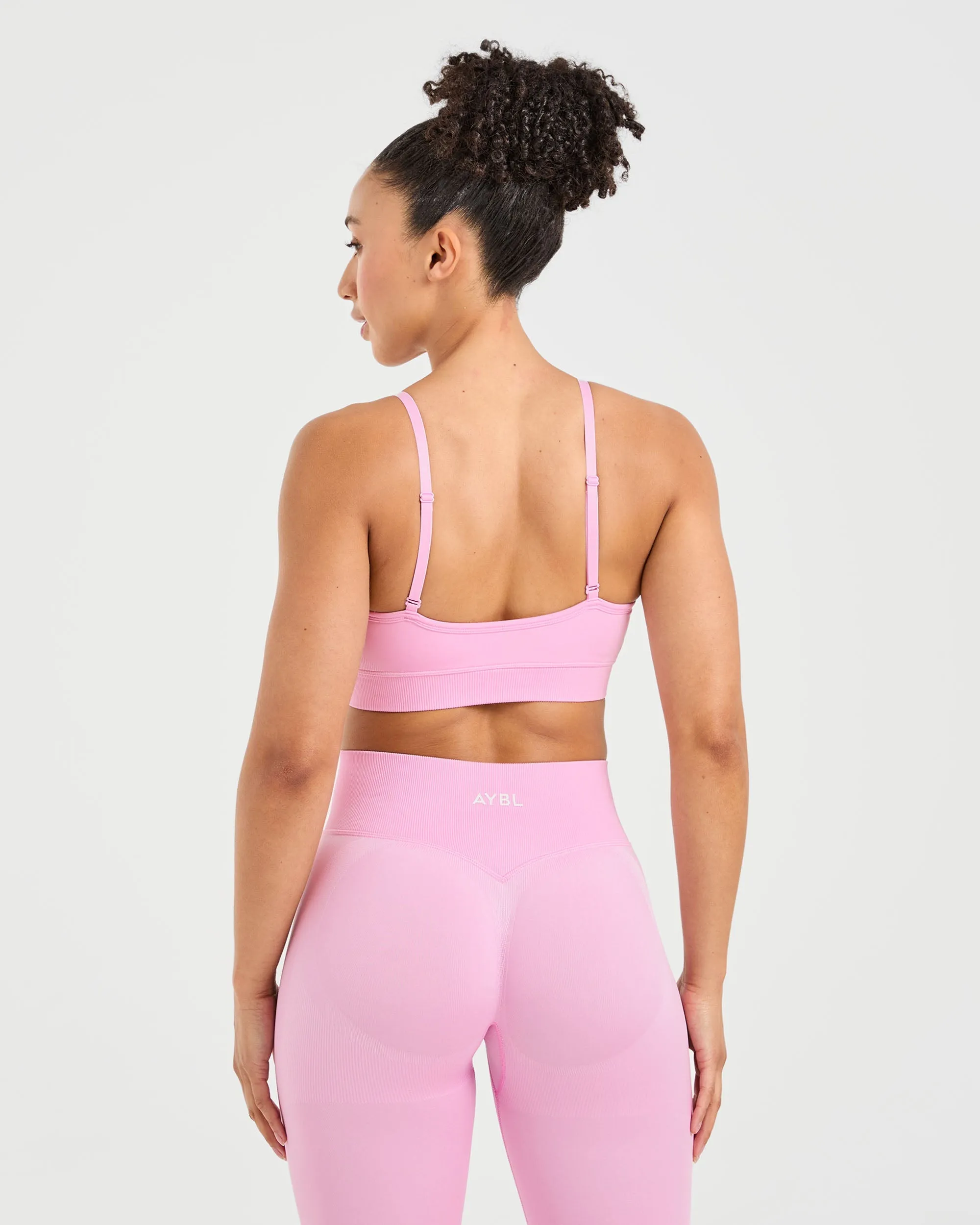 Adapt Seamless Sports Bra - Spring Pink Odor-resistant Seamless construction