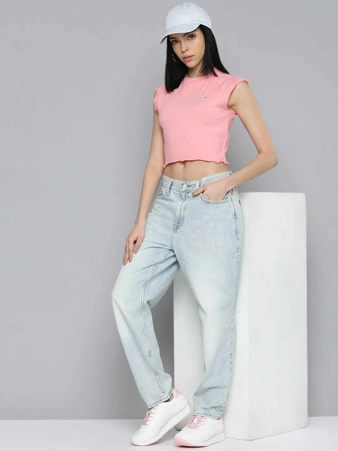 Travel Outfit Student Outfit Lightweight Artist Vibe Weekend Warrior Gym Ready Women's 80s Mom Blue Loose Fit High Rise Jeans