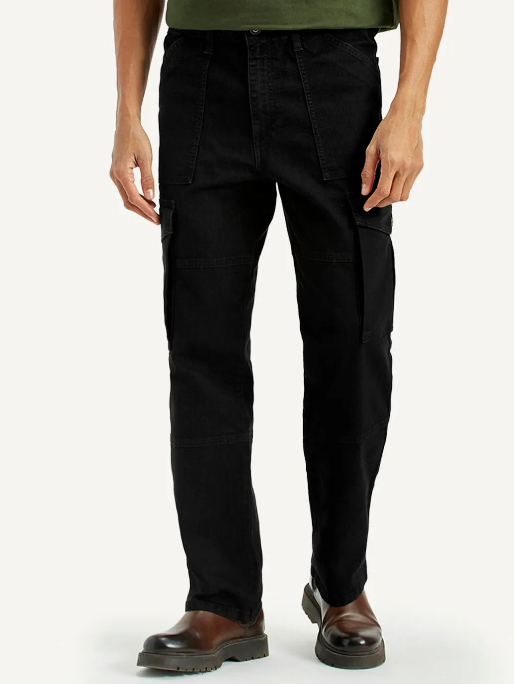 Sleek Comfort Barrel Leg Construction Men's 568 Black Loose Fit Mid Rise Cargo Jeans