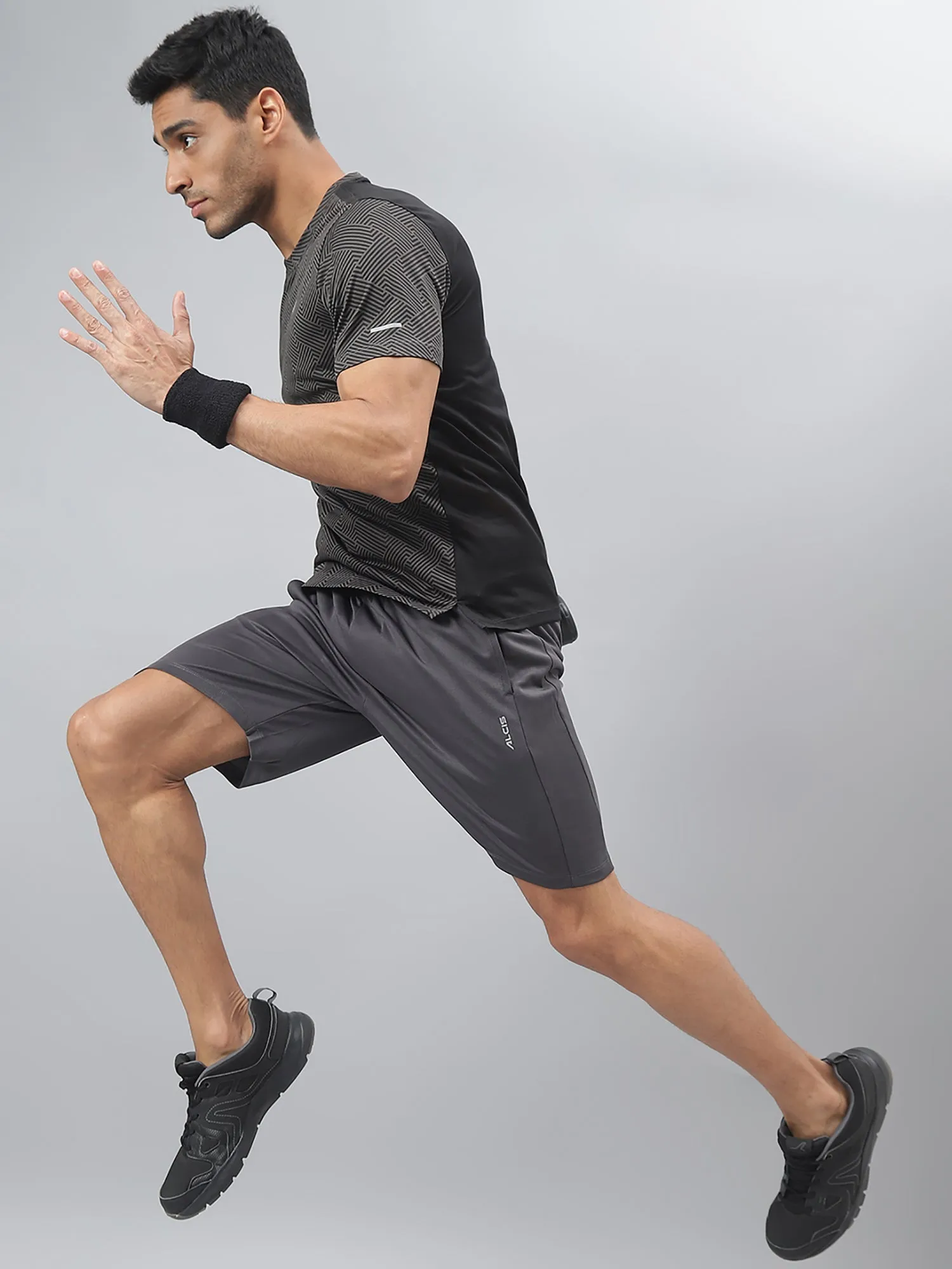 Alcis Men Dark Grey Drytech  Anti-Static Slim-Fit Round Neck Running T-Shirt Clear Mind