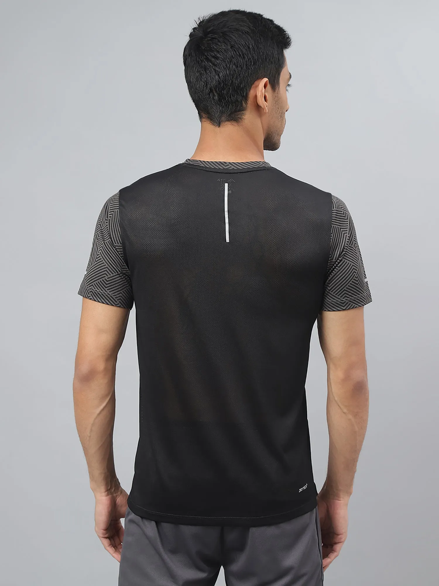 Colorfast Technology Alcis Men Dark Grey Drytech  Anti-Static Slim-Fit Round Neck Running T-Shirt