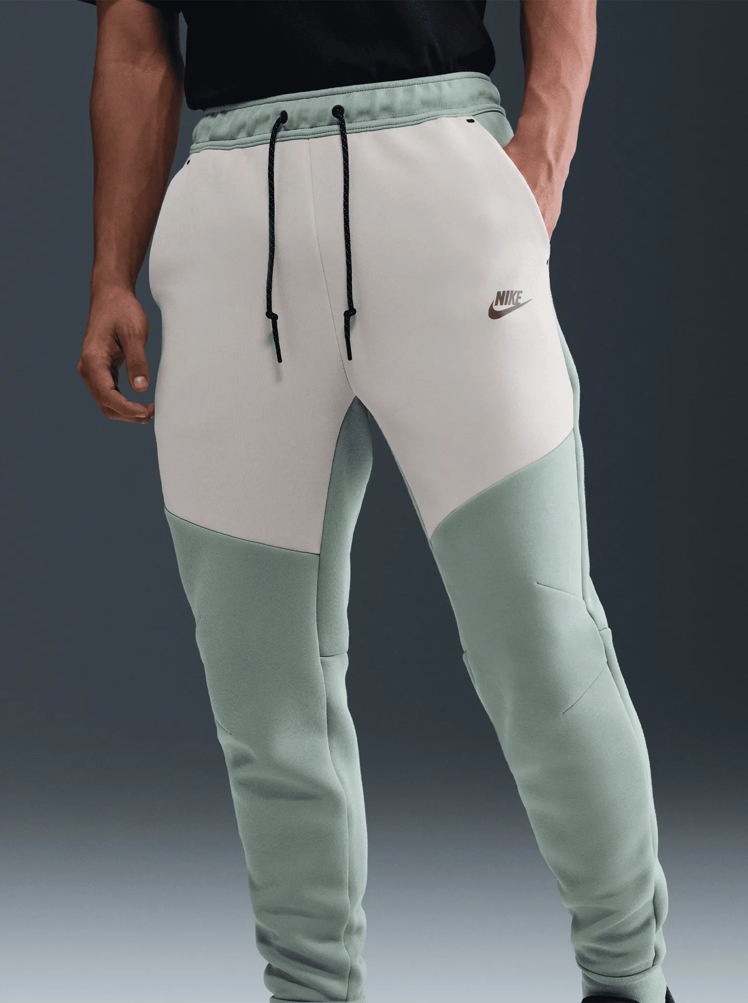 Tech Fleece Jogger Quick Dry Technology Reflective Trim