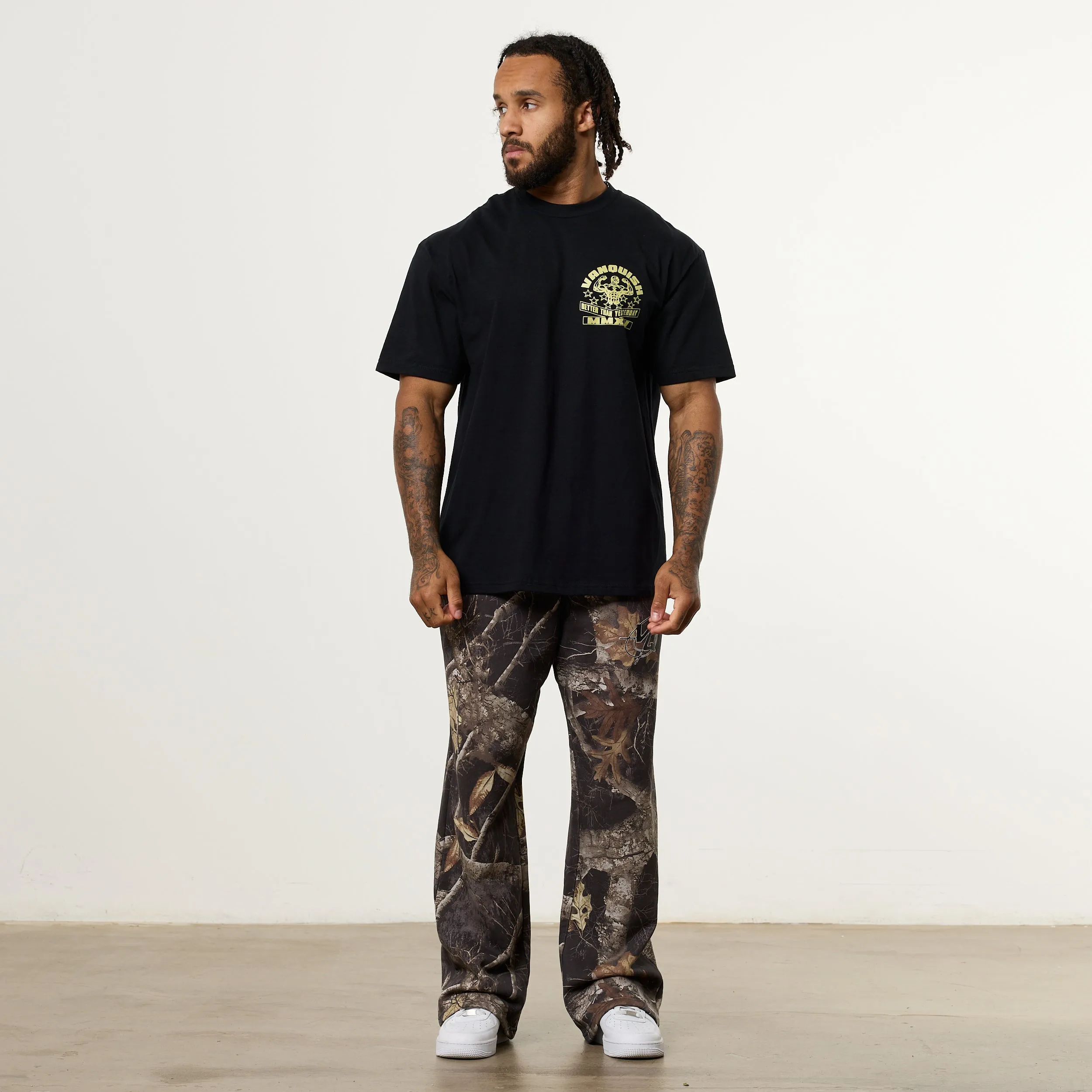 Light Outfit Vanquish Revolve Triumph Black Oversized T Shirt