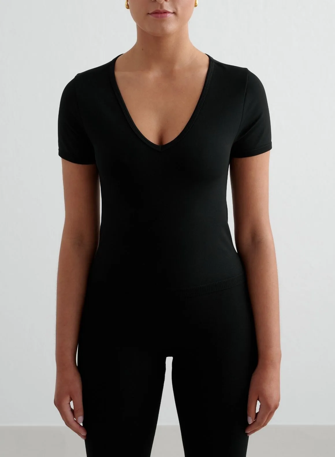 Black Shape Seamless Short Sleeve Perfect for Travel