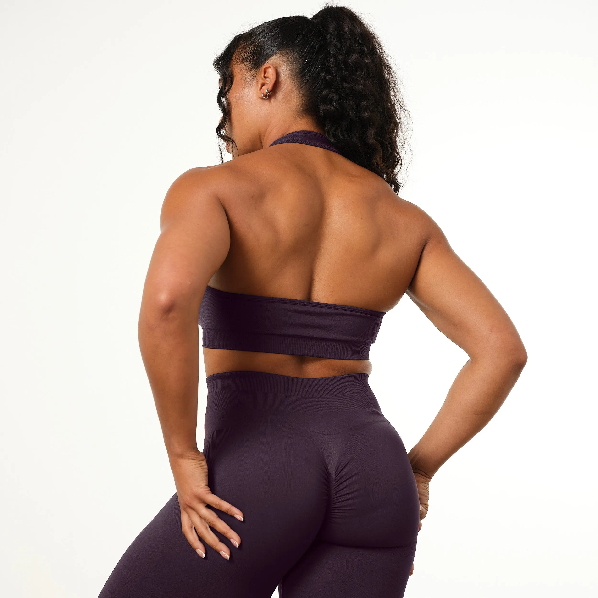 Smooth Band Anti-microbial seams Vanquish Elevate Seamless Plum Halter Neck Bra