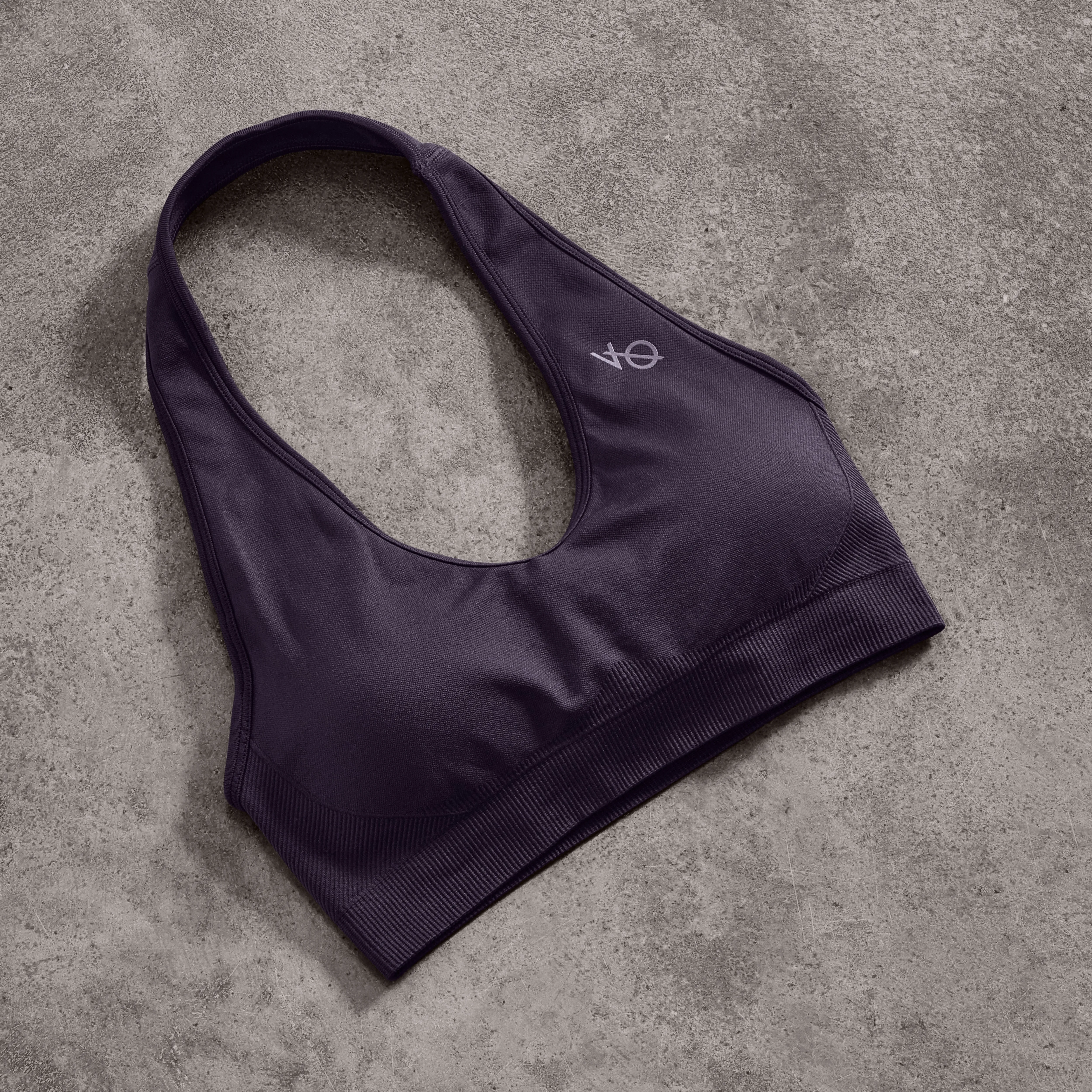 Core training Vanquish Elevate Seamless Plum Halter Neck Bra