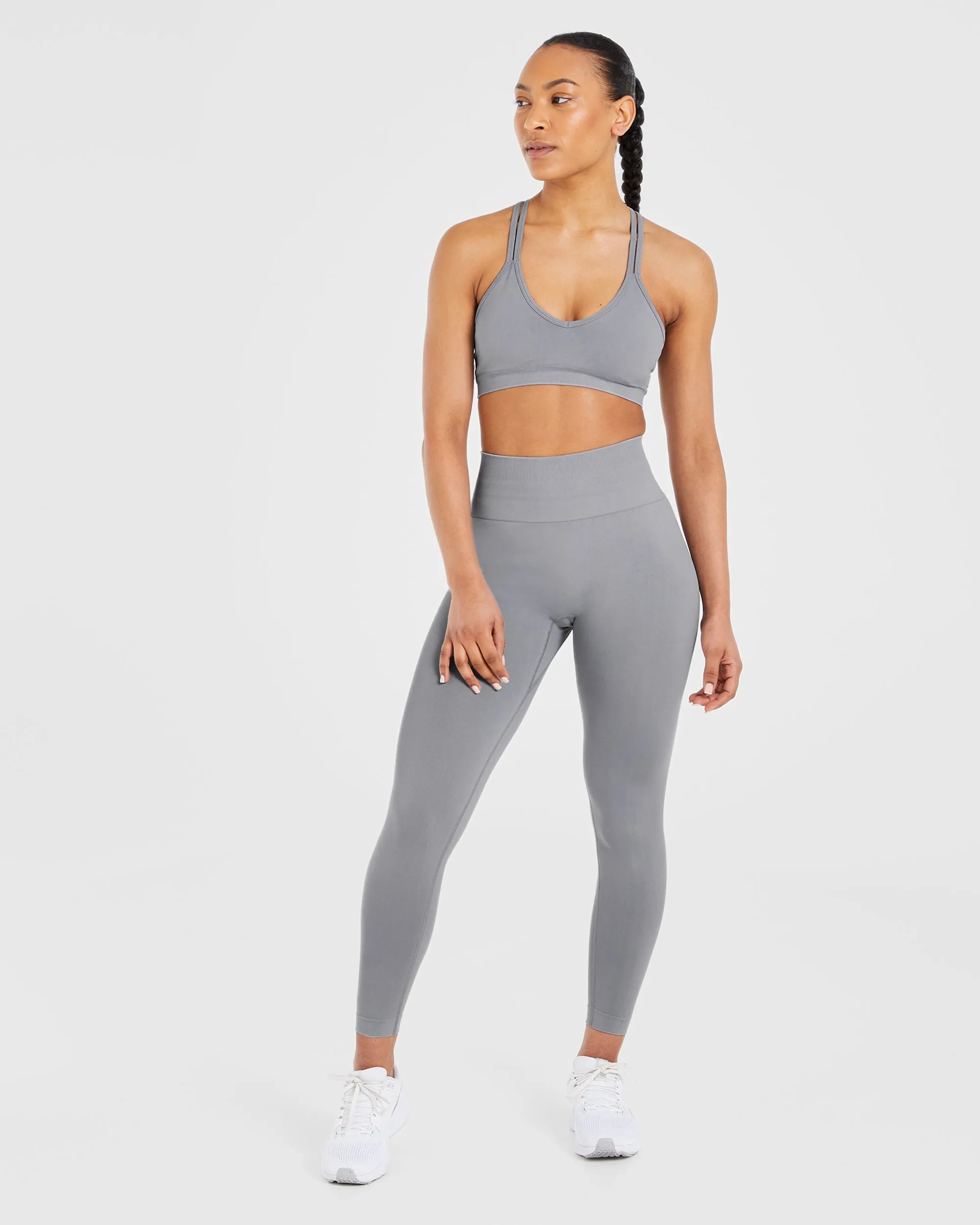 Power Seamless Sports Bra - Grey Adjustable Closure