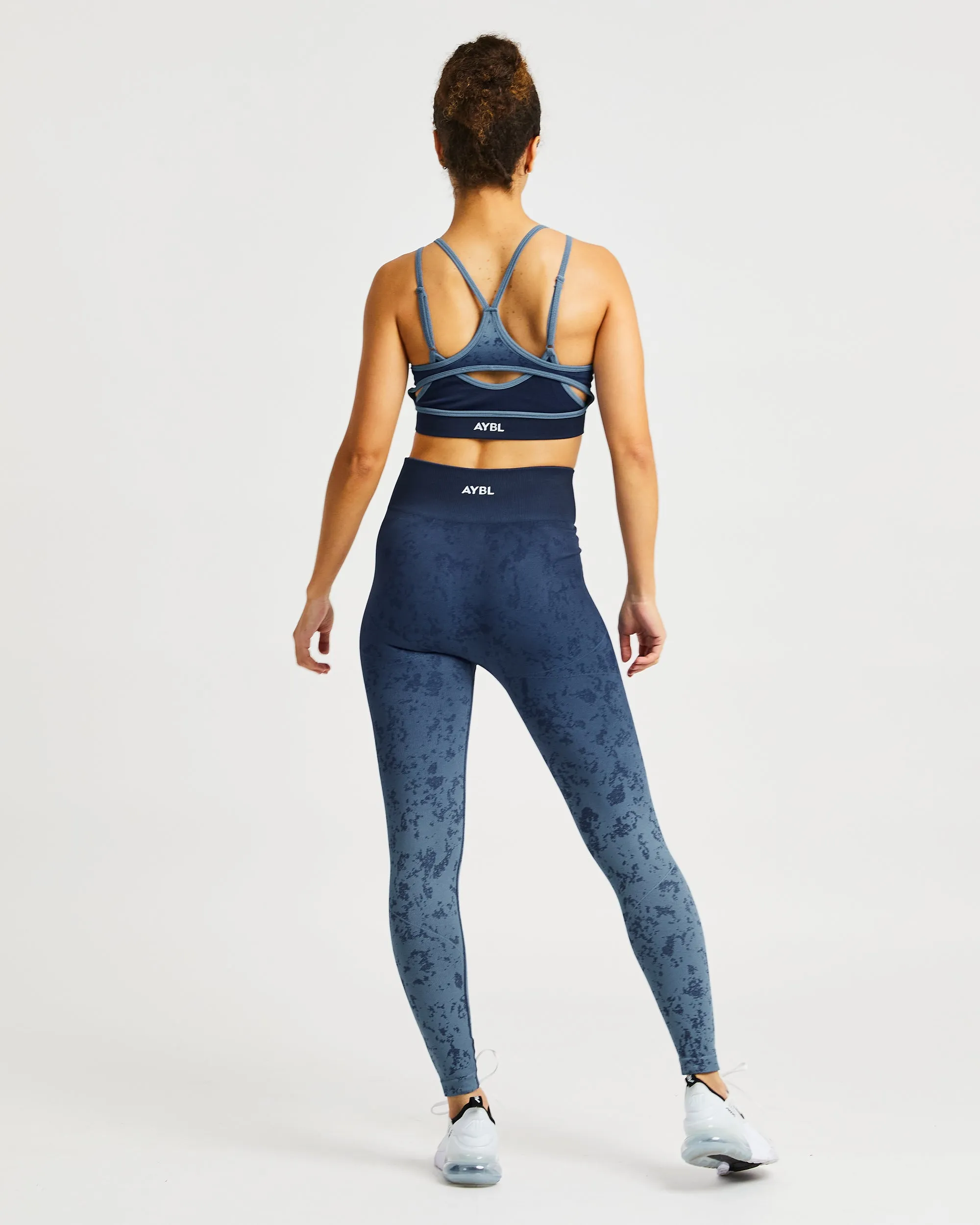 Flare Seamless Sports Bra - Blue Round neck seams